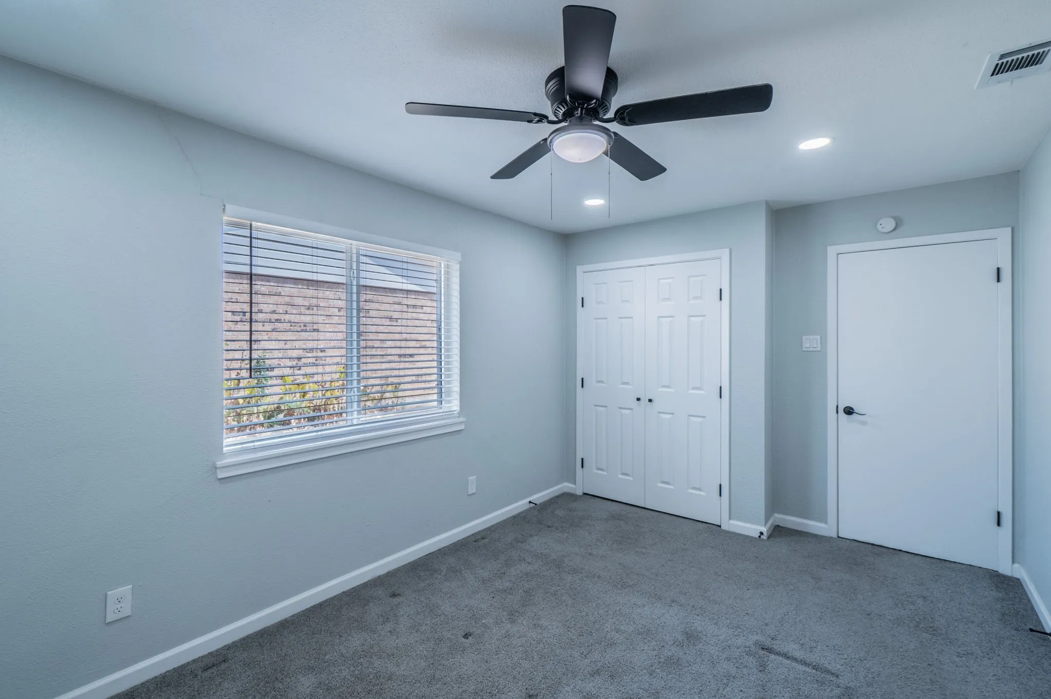Single Family Residence For Sale in Dallas County , 1101 Tahoe Drive, Garland, Texas 75043, 3 Bedroom, 2 Bathroom, 1 Garage spaces, 1,257 Sqft, built in 1967, mls#21386511, Real Estate Agent in Garland, Homes For Sale in Dallas county, Homes For Sale in Garland, Realtor in Garland Texas, Real Estate Brokerage Independent Realty Texas, Luminita Cordes Realtor