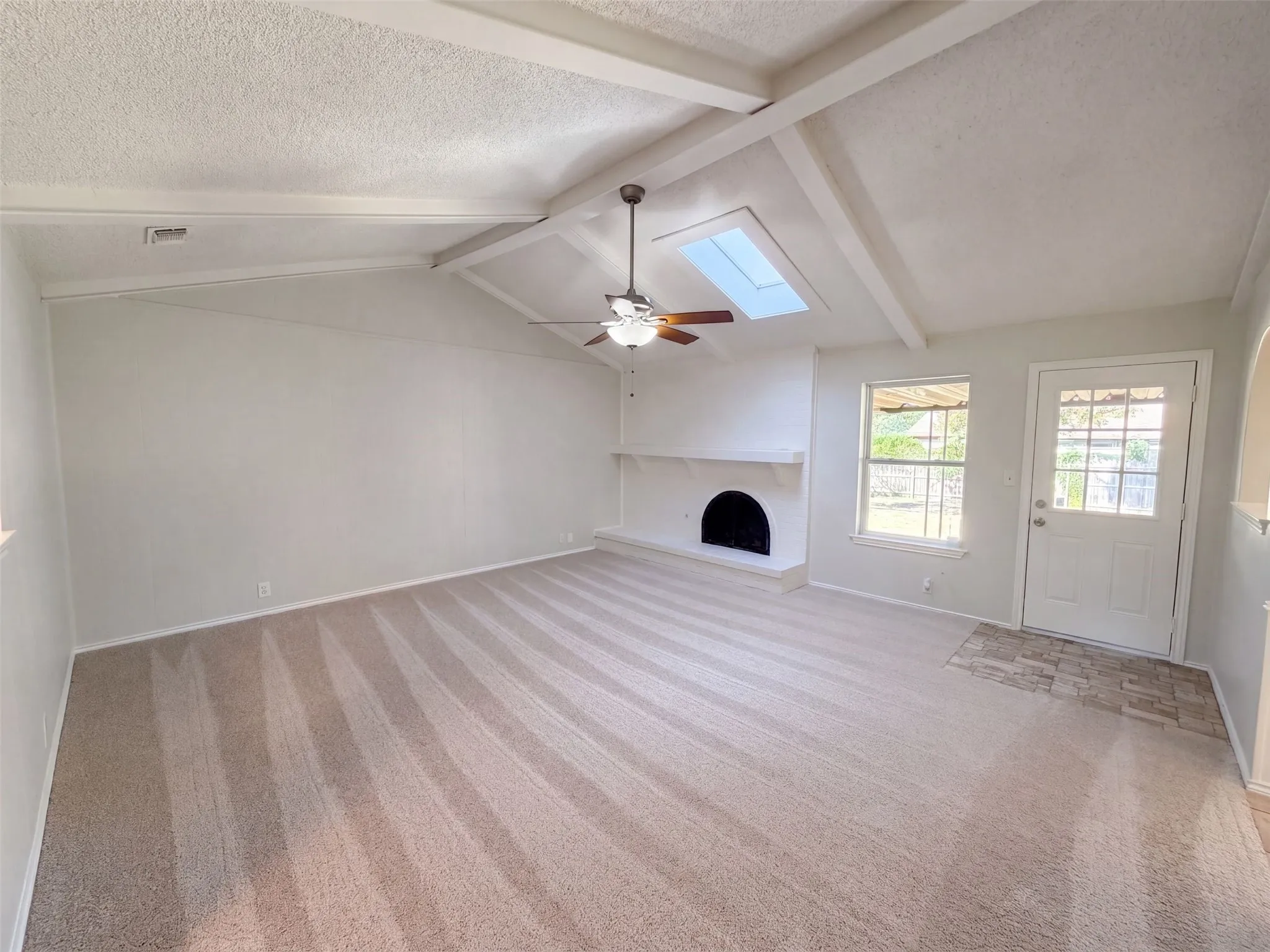 Single Family Residence For Sale in Tarrant County , 2209 Mountainview Drive, Hurst, Texas 76054, 3 Bedroom, 2 Bathroom, 2 Garage spaces, 1,521 Sqft, built in 1973, mls#21389797, Real Estate Agent in Hurst, Homes For Sale in Tarrant county, Homes For Sale in Hurst, Realtor in Hurst Texas, Real Estate Brokerage Independent Realty Texas, Luminita Cordes Realtor