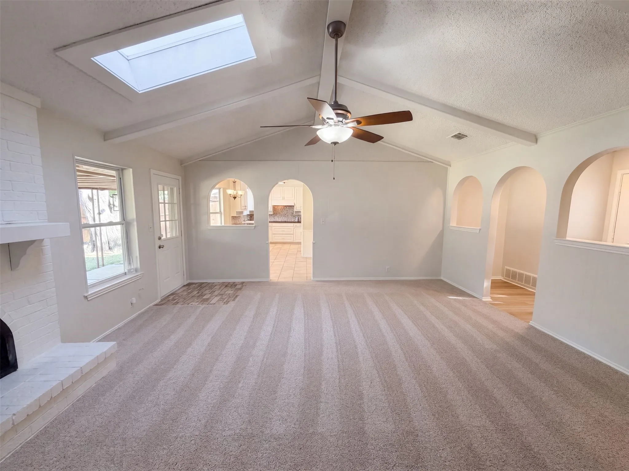 Single Family Residence For Sale in Tarrant County , 2209 Mountainview Drive, Hurst, Texas 76054, 3 Bedroom, 2 Bathroom, 2 Garage spaces, 1,521 Sqft, built in 1973, mls#21389797, Real Estate Agent in Hurst, Homes For Sale in Tarrant county, Homes For Sale in Hurst, Realtor in Hurst Texas, Real Estate Brokerage Independent Realty Texas, Luminita Cordes Realtor