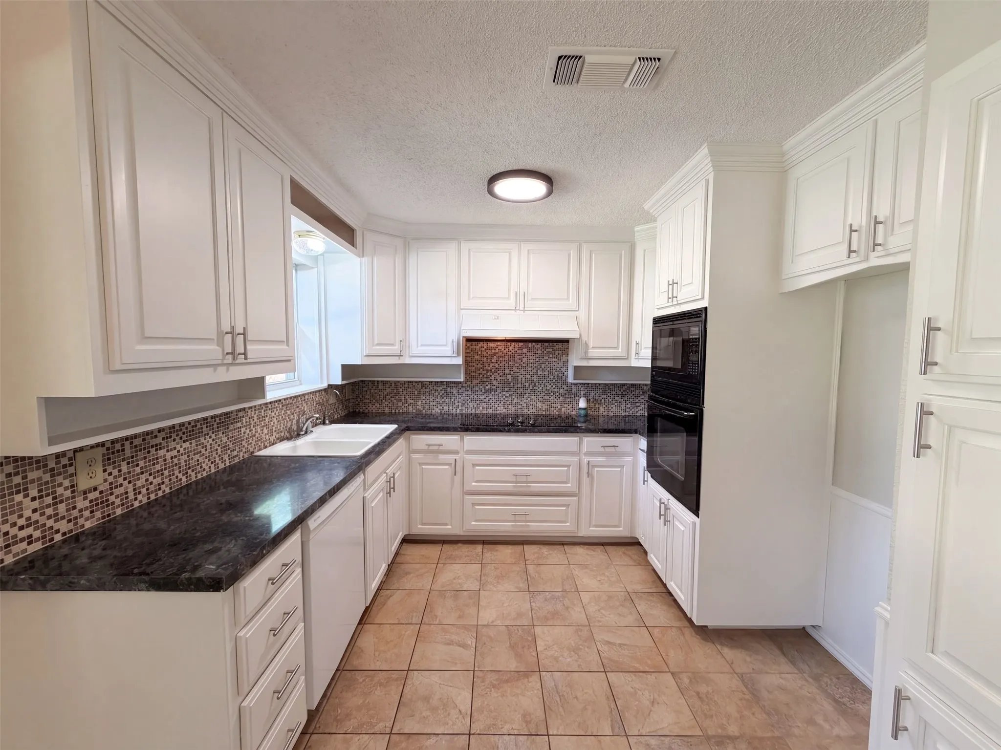 Single Family Residence For Sale in Tarrant County , 2209 Mountainview Drive, Hurst, Texas 76054, 3 Bedroom, 2 Bathroom, 2 Garage spaces, 1,521 Sqft, built in 1973, mls#21389797, Real Estate Agent in Hurst, Homes For Sale in Tarrant county, Homes For Sale in Hurst, Realtor in Hurst Texas, Real Estate Brokerage Independent Realty Texas, Luminita Cordes Realtor