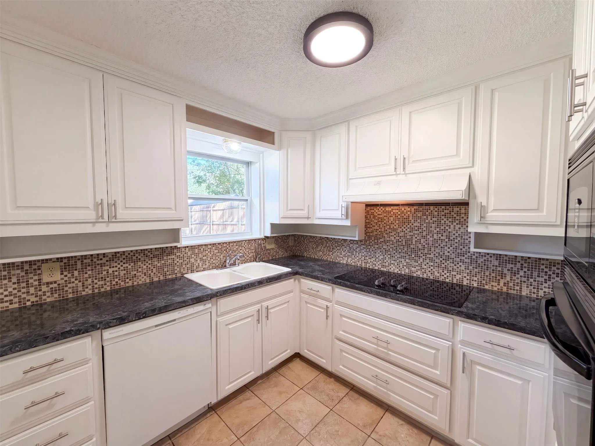 Single Family Residence For Sale in Tarrant County , 2209 Mountainview Drive, Hurst, Texas 76054, 3 Bedroom, 2 Bathroom, 2 Garage spaces, 1,521 Sqft, built in 1973, mls#21389797, Real Estate Agent in Hurst, Homes For Sale in Tarrant county, Homes For Sale in Hurst, Realtor in Hurst Texas, Real Estate Brokerage Independent Realty Texas, Luminita Cordes Realtor