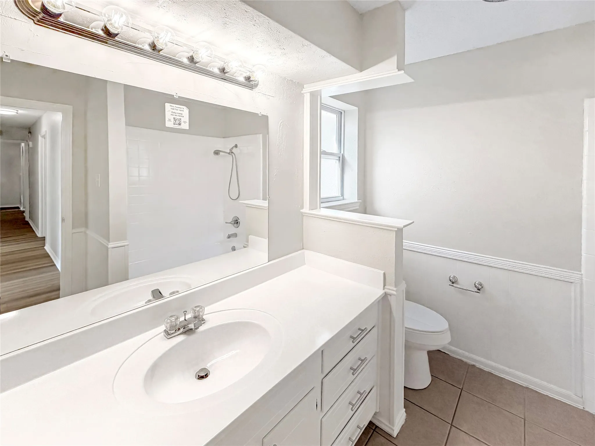 Single Family Residence For Sale in Tarrant County , 2209 Mountainview Drive, Hurst, Texas 76054, 3 Bedroom, 2 Bathroom, 2 Garage spaces, 1,521 Sqft, built in 1973, mls#21389797, Real Estate Agent in Hurst, Homes For Sale in Tarrant county, Homes For Sale in Hurst, Realtor in Hurst Texas, Real Estate Brokerage Independent Realty Texas, Luminita Cordes Realtor