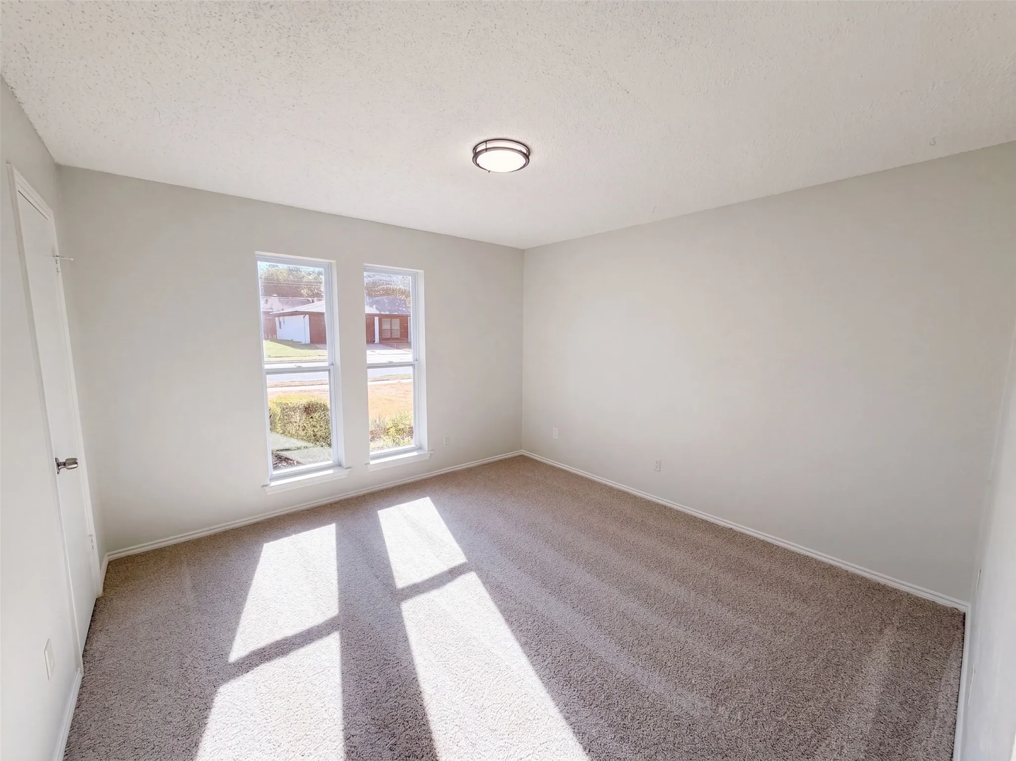 Single Family Residence For Sale in Tarrant County , 2209 Mountainview Drive, Hurst, Texas 76054, 3 Bedroom, 2 Bathroom, 2 Garage spaces, 1,521 Sqft, built in 1973, mls#21389797, Real Estate Agent in Hurst, Homes For Sale in Tarrant county, Homes For Sale in Hurst, Realtor in Hurst Texas, Real Estate Brokerage Independent Realty Texas, Luminita Cordes Realtor
