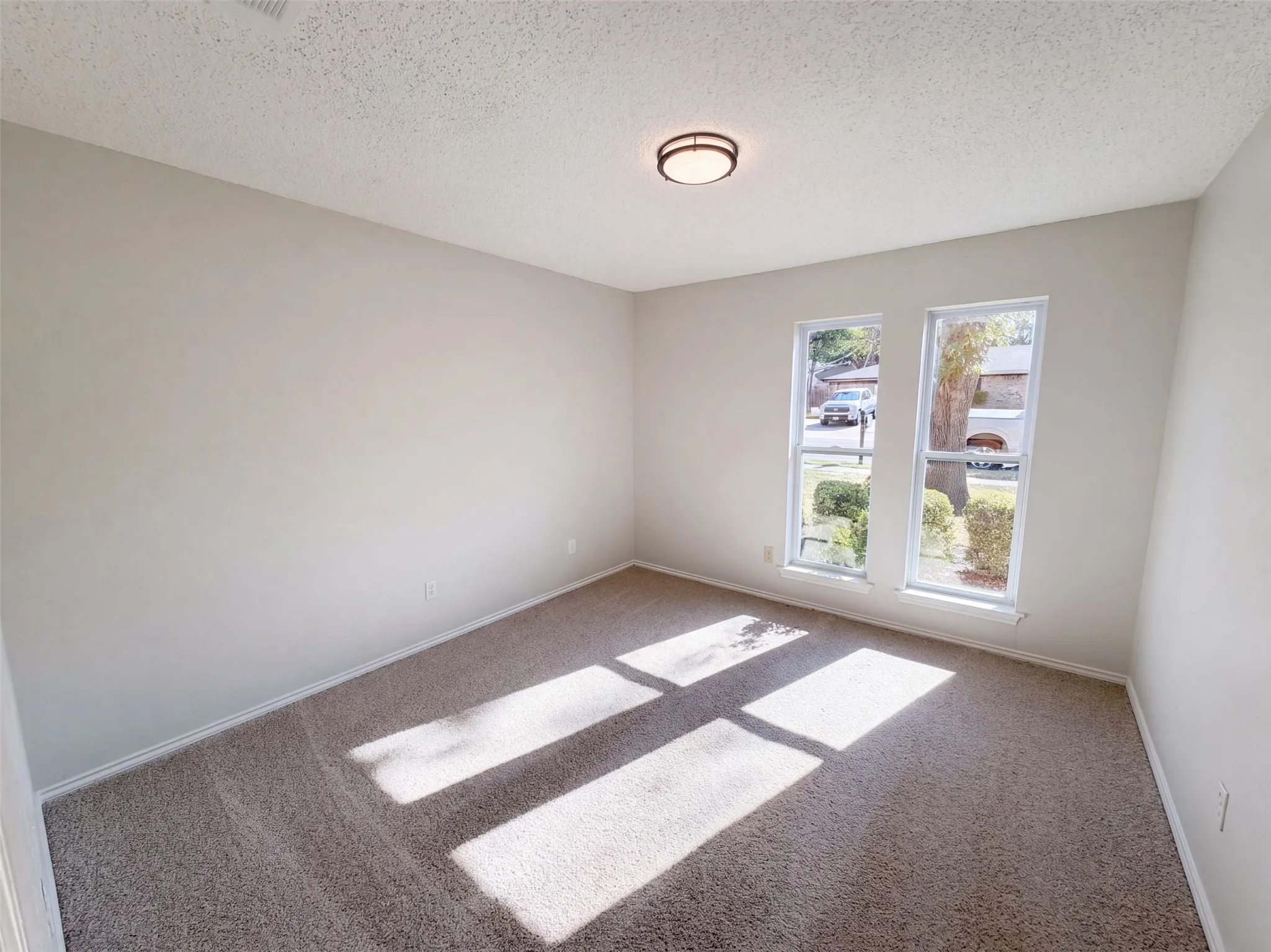 Single Family Residence For Sale in Tarrant County , 2209 Mountainview Drive, Hurst, Texas 76054, 3 Bedroom, 2 Bathroom, 2 Garage spaces, 1,521 Sqft, built in 1973, mls#21389797, Real Estate Agent in Hurst, Homes For Sale in Tarrant county, Homes For Sale in Hurst, Realtor in Hurst Texas, Real Estate Brokerage Independent Realty Texas, Luminita Cordes Realtor