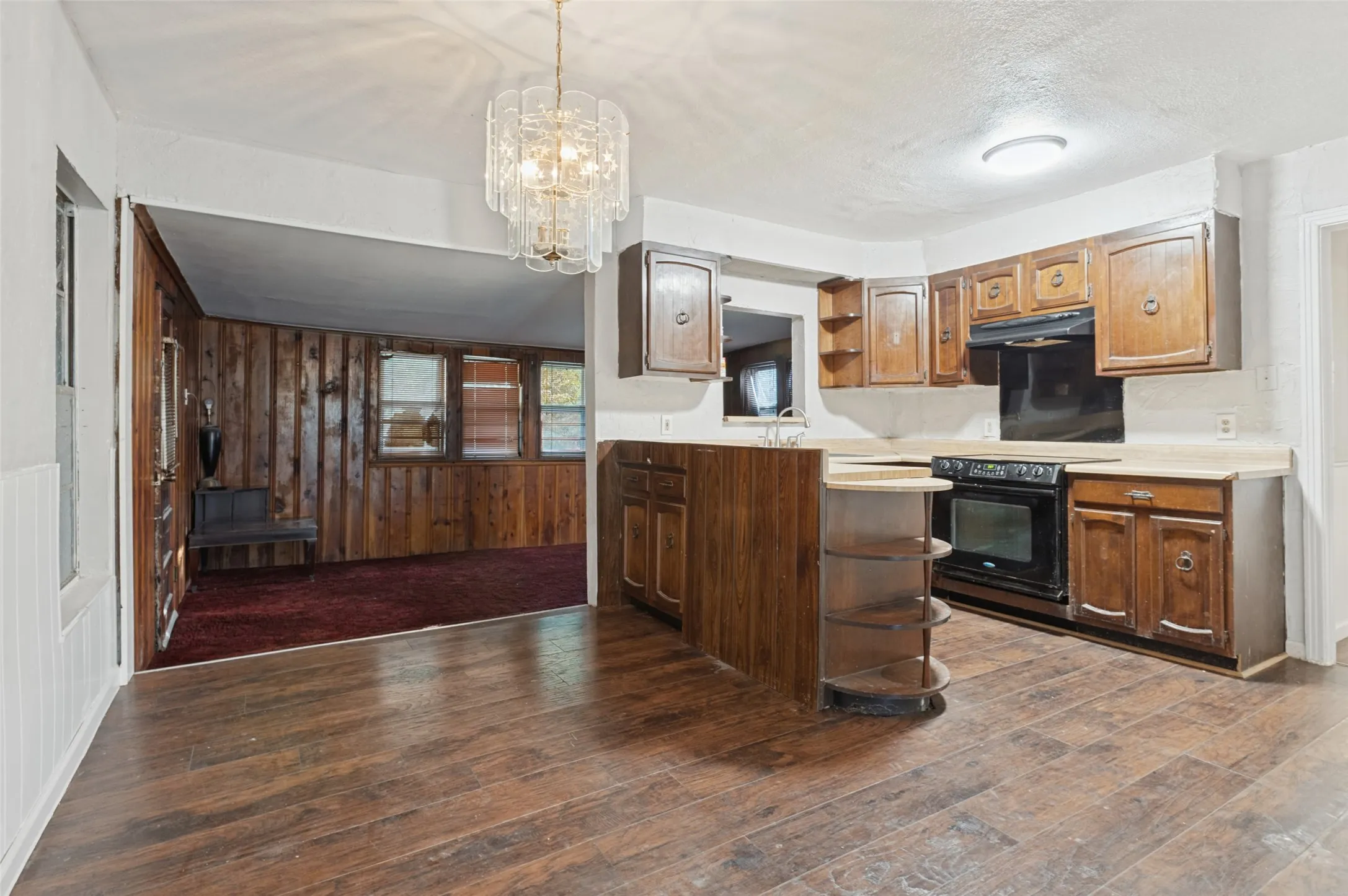 Single Family Residence For Sale in Dallas County , 2860 56th Street, Dallas, Texas 75241, 2 Bedroom, 1 Bathroom, 1 Garage spaces, 1,277 Sqft, built in 1940, mls#21389775, Real Estate Agent in Dallas, Homes For Sale in Dallas county, Homes For Sale in Dallas, Realtor in Dallas Texas, Real Estate Brokerage Independent Realty Texas, Luminita Cordes Realtor