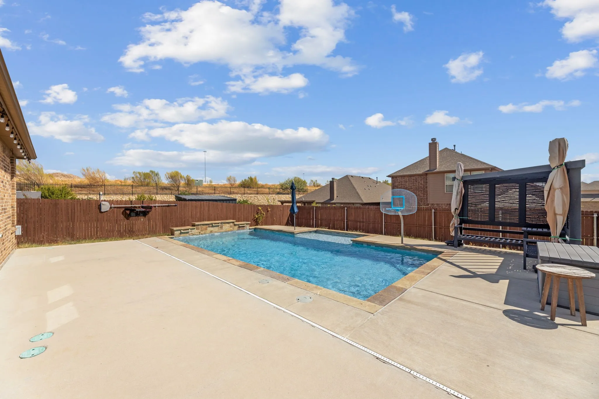 Single Family Residence For Sale in Tarrant County , 9801 Tule Lake Road, Fort Worth, Texas 76177, 4 Bedroom, 3 Bathroom, 2 Garage spaces, 2,752 Sqft, built in 2016, mls#21389782, Real Estate Agent in Fort Worth, Homes For Sale in Tarrant county, Homes For Sale in Fort Worth, Realtor in Fort Worth Texas, Real Estate Brokerage Independent Realty Texas, Luminita Cordes Realtor