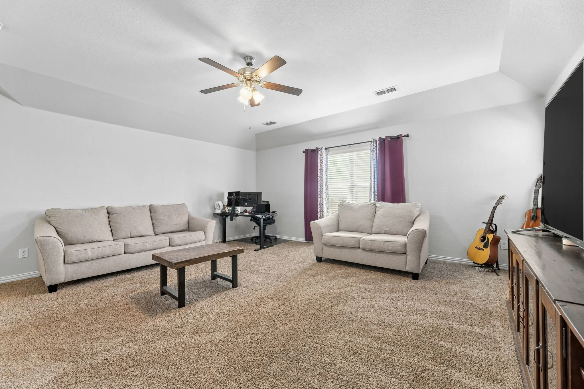 Single Family Residence For Sale in Tarrant County , 9801 Tule Lake Road, Fort Worth, Texas 76177, 4 Bedroom, 3 Bathroom, 2 Garage spaces, 2,752 Sqft, built in 2016, mls#21389782, Real Estate Agent in Fort Worth, Homes For Sale in Tarrant county, Homes For Sale in Fort Worth, Realtor in Fort Worth Texas, Real Estate Brokerage Independent Realty Texas, Luminita Cordes Realtor