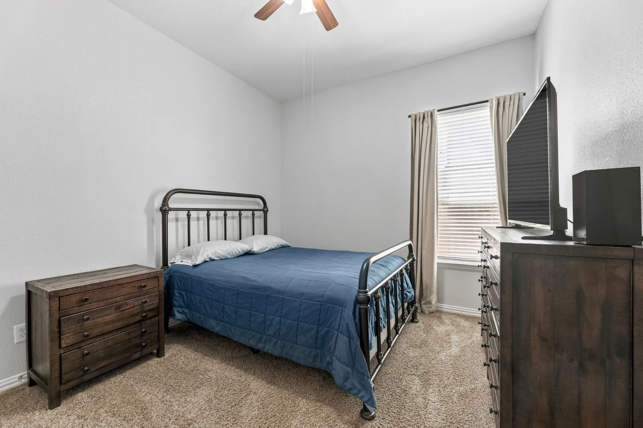 Single Family Residence For Sale in Tarrant County , 9801 Tule Lake Road, Fort Worth, Texas 76177, 4 Bedroom, 3 Bathroom, 2 Garage spaces, 2,752 Sqft, built in 2016, mls#21389782, Real Estate Agent in Fort Worth, Homes For Sale in Tarrant county, Homes For Sale in Fort Worth, Realtor in Fort Worth Texas, Real Estate Brokerage Independent Realty Texas, Luminita Cordes Realtor
