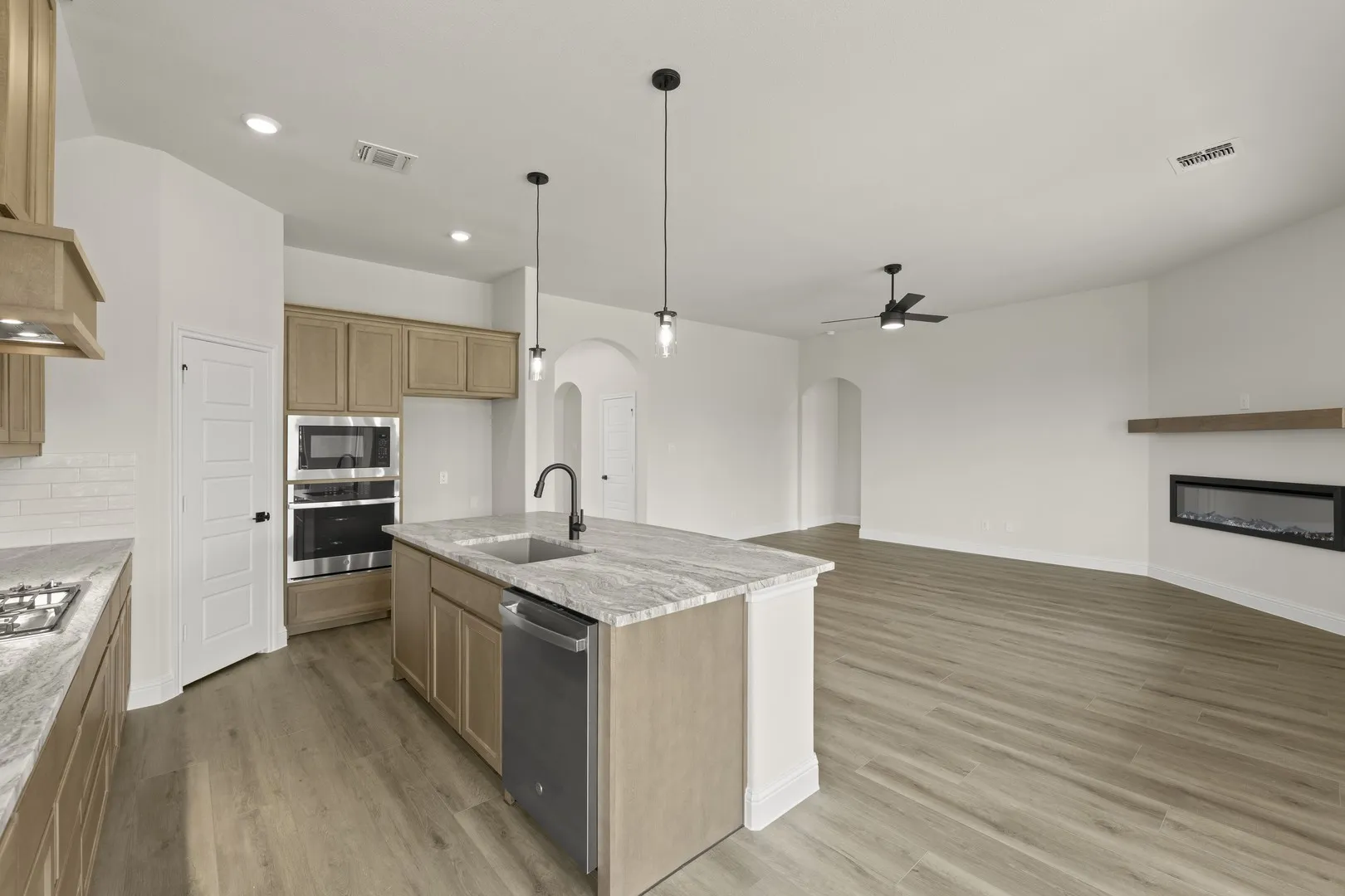 DFW-Lovers Landing-Concept 2370-217 Harmony Avenue-Kitchen 3-Risewell Homes