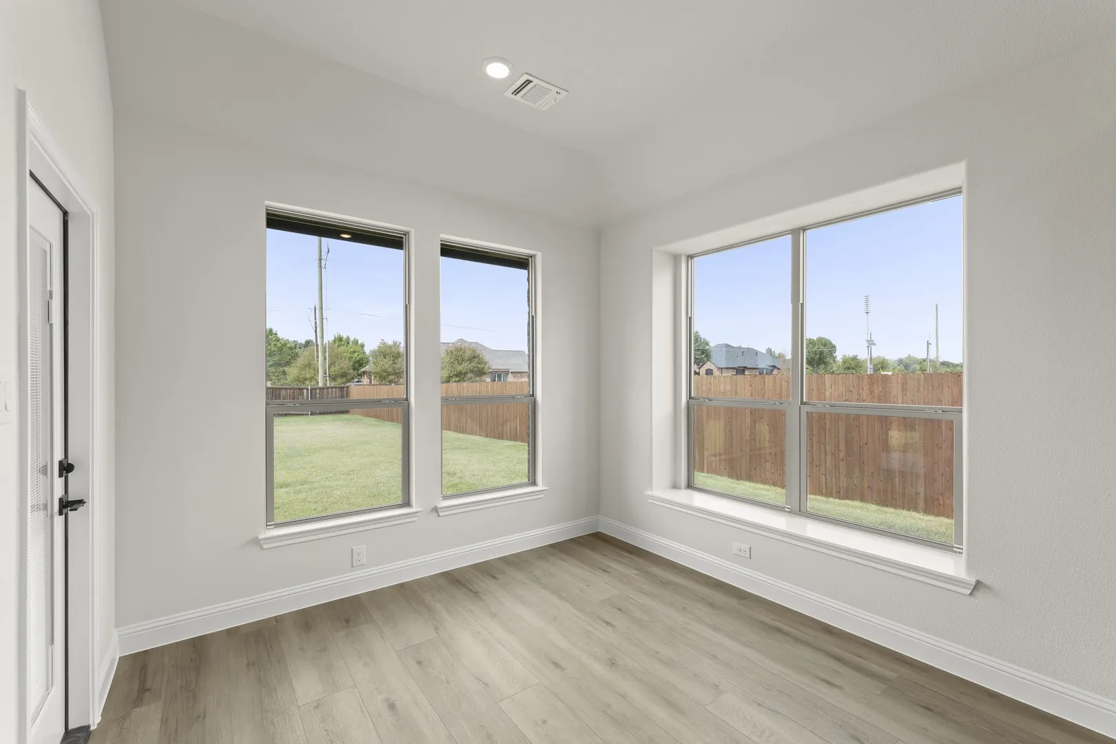 DFW-Lovers Landing-Concept 2370-217 Harmony Avenue-Nook-Risewell Homes