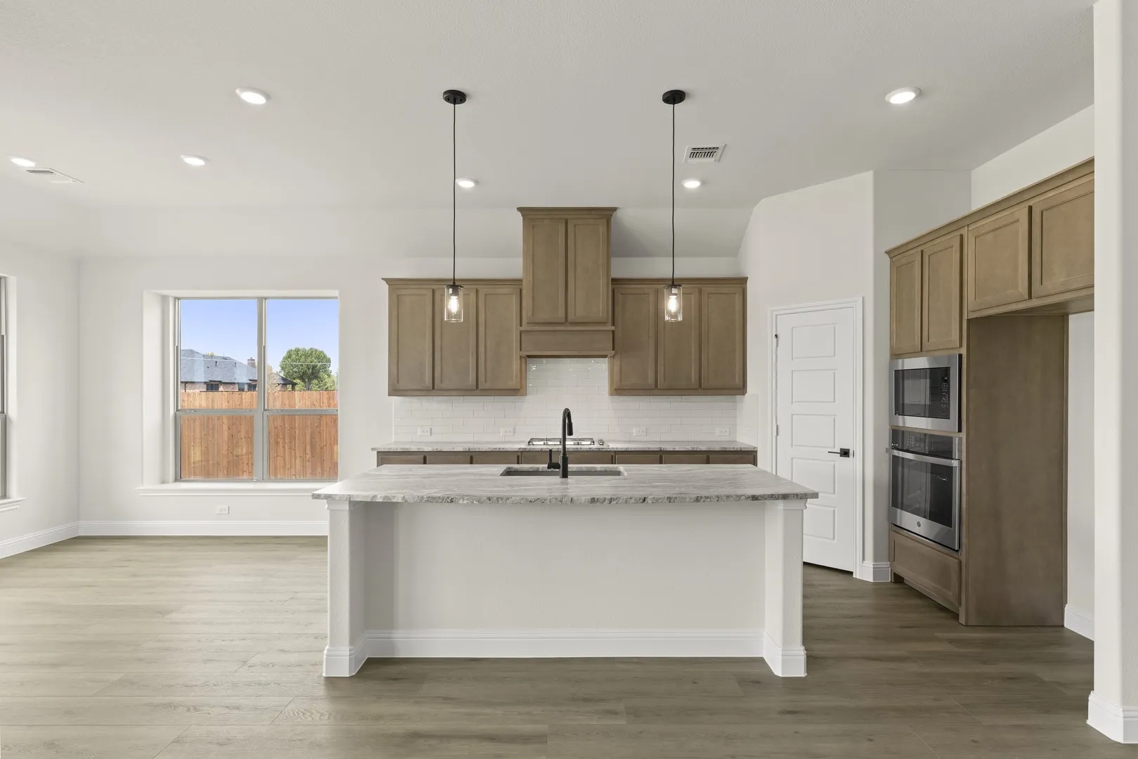 DFW-Lovers Landing-Concept 2370-217 Harmony Avenue-Kitchen-Risewell Homes