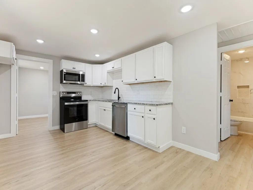 Single Family Residence For Sale in Tarrant County , 5217 Landino Street, Sansom Park, Texas 76114, 3 Bedroom, 2 Bathroom, Garage spaces, 866 Sqft, built in 1952, mls#21389585, Real Estate Agent in Sansom Park, Homes For Sale in Tarrant county, Homes For Sale in Sansom Park, Realtor in Sansom Park Texas, Real Estate Brokerage Independent Realty Texas, Luminita Cordes Realtor