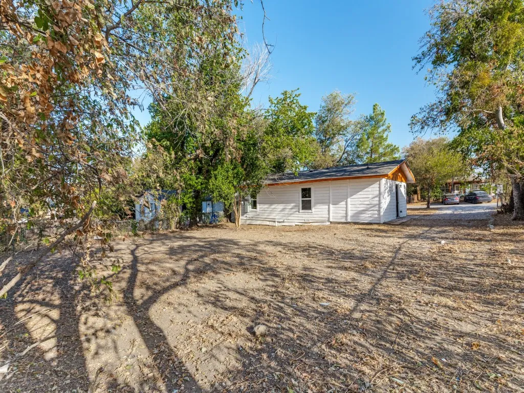 Single Family Residence For Sale in Tarrant County , 5217 Landino Street, Sansom Park, Texas 76114, 3 Bedroom, 2 Bathroom, Garage spaces, 866 Sqft, built in 1952, mls#21389585, Real Estate Agent in Sansom Park, Homes For Sale in Tarrant county, Homes For Sale in Sansom Park, Realtor in Sansom Park Texas, Real Estate Brokerage Independent Realty Texas, Luminita Cordes Realtor