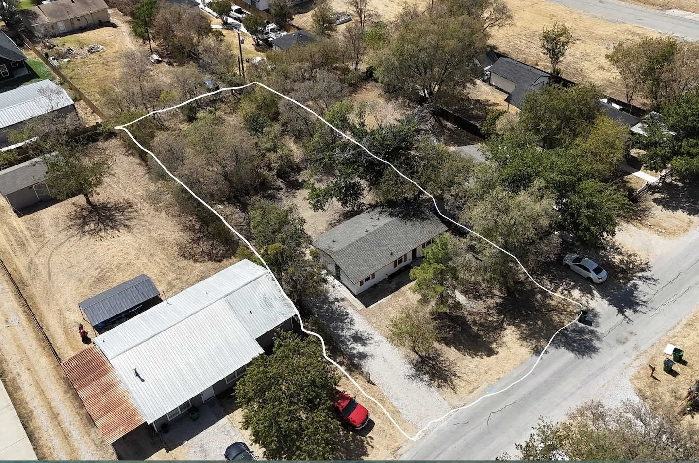 Single Family Residence For Sale in Tarrant County , 5217 Landino Street, Sansom Park, Texas 76114, 3 Bedroom, 2 Bathroom, Garage spaces, 866 Sqft, built in 1952, mls#21389585, Real Estate Agent in Sansom Park, Homes For Sale in Tarrant county, Homes For Sale in Sansom Park, Realtor in Sansom Park Texas, Real Estate Brokerage Independent Realty Texas, Luminita Cordes Realtor
