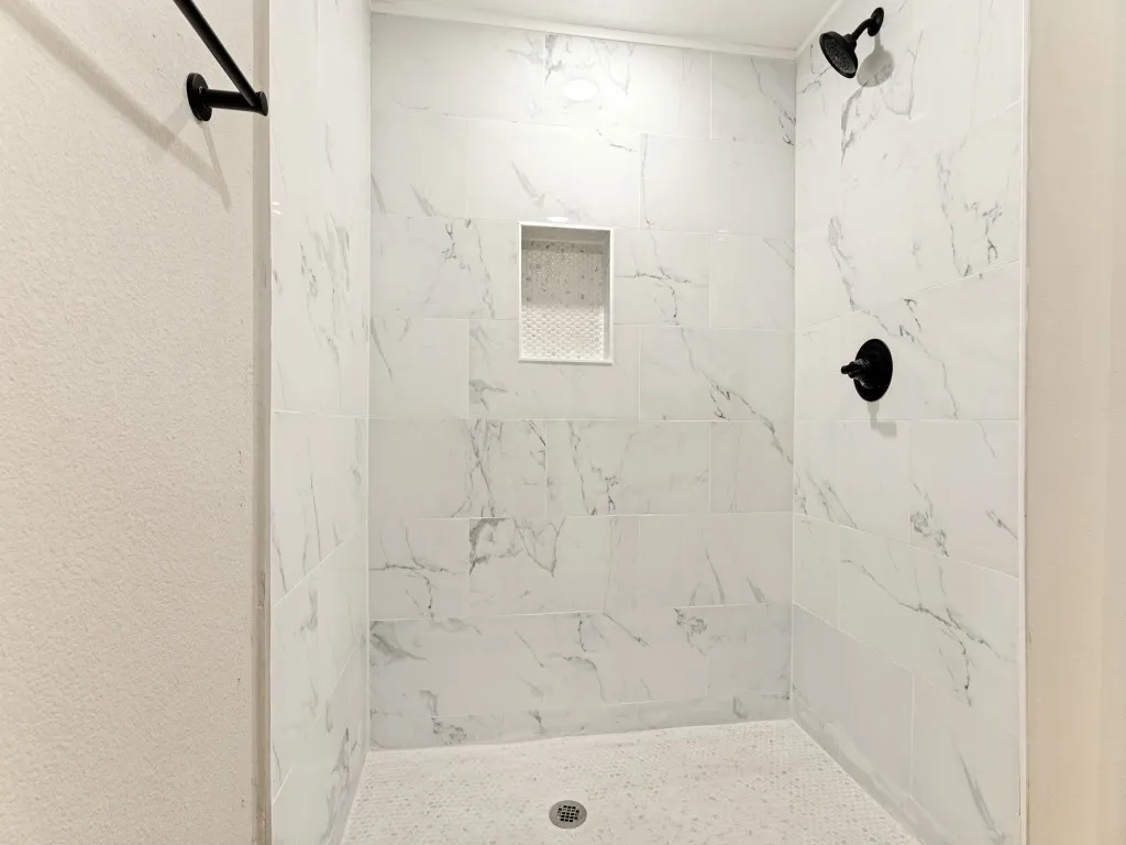 Single Family Residence For Sale in Tarrant County , 5217 Landino Street, Sansom Park, Texas 76114, 3 Bedroom, 2 Bathroom, Garage spaces, 866 Sqft, built in 1952, mls#21389585, Real Estate Agent in Sansom Park, Homes For Sale in Tarrant county, Homes For Sale in Sansom Park, Realtor in Sansom Park Texas, Real Estate Brokerage Independent Realty Texas, Luminita Cordes Realtor