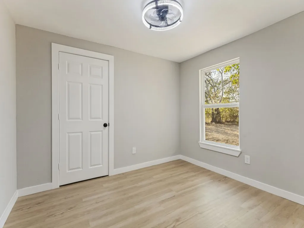 Single Family Residence For Sale in Tarrant County , 5217 Landino Street, Sansom Park, Texas 76114, 3 Bedroom, 2 Bathroom, Garage spaces, 866 Sqft, built in 1952, mls#21389585, Real Estate Agent in Sansom Park, Homes For Sale in Tarrant county, Homes For Sale in Sansom Park, Realtor in Sansom Park Texas, Real Estate Brokerage Independent Realty Texas, Luminita Cordes Realtor