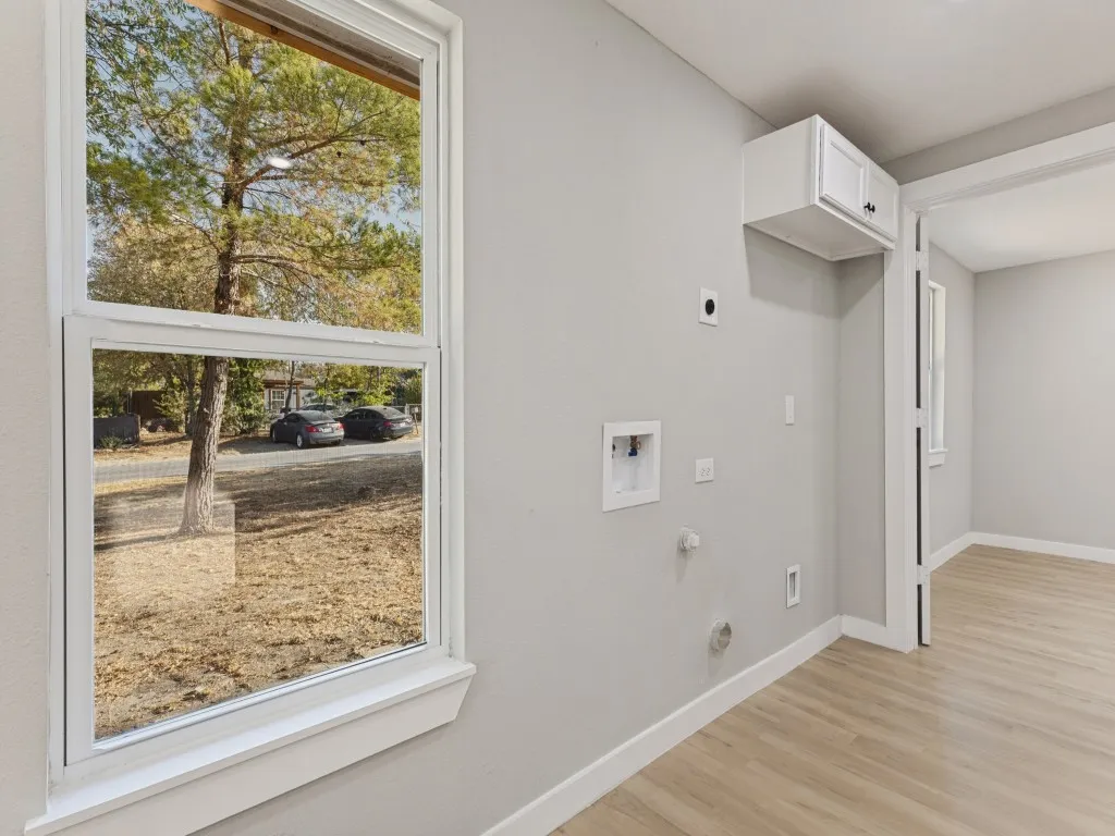 Single Family Residence For Sale in Tarrant County , 5217 Landino Street, Sansom Park, Texas 76114, 3 Bedroom, 2 Bathroom, Garage spaces, 866 Sqft, built in 1952, mls#21389585, Real Estate Agent in Sansom Park, Homes For Sale in Tarrant county, Homes For Sale in Sansom Park, Realtor in Sansom Park Texas, Real Estate Brokerage Independent Realty Texas, Luminita Cordes Realtor