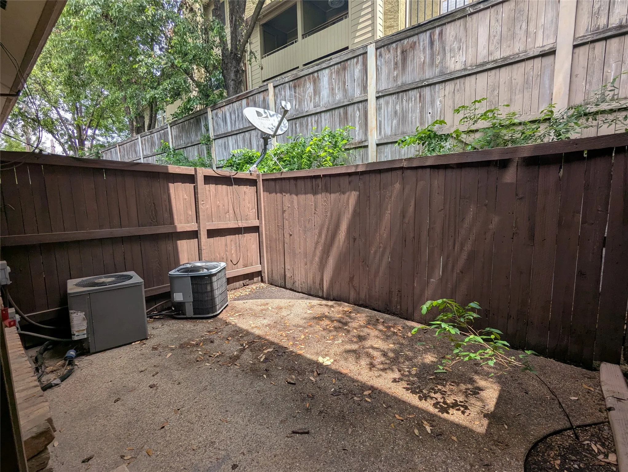 Apartment For Rent in Dallas County , 5730 Martel Avenue 108, Dallas, Texas 75206, 2 Bedroom, 2 Bathroom, Garage spaces, 1,050 Sqft, built in 1962, mls#21389812, Real Estate Agent in Dallas, Homes For Rent in Dallas county, Homes For Rent in Dallas, Realtor in Dallas Texas, Real Estate Brokerage Independent Realty Texas, Luminita Cordes Realtor