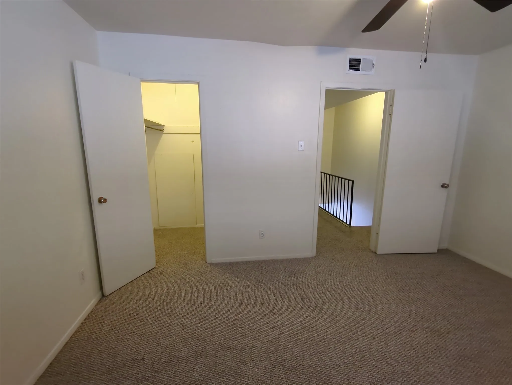 Apartment For Rent in Dallas County , 5730 Martel Avenue 108, Dallas, Texas 75206, 2 Bedroom, 2 Bathroom, Garage spaces, 1,050 Sqft, built in 1962, mls#21389812, Real Estate Agent in Dallas, Homes For Rent in Dallas county, Homes For Rent in Dallas, Realtor in Dallas Texas, Real Estate Brokerage Independent Realty Texas, Luminita Cordes Realtor