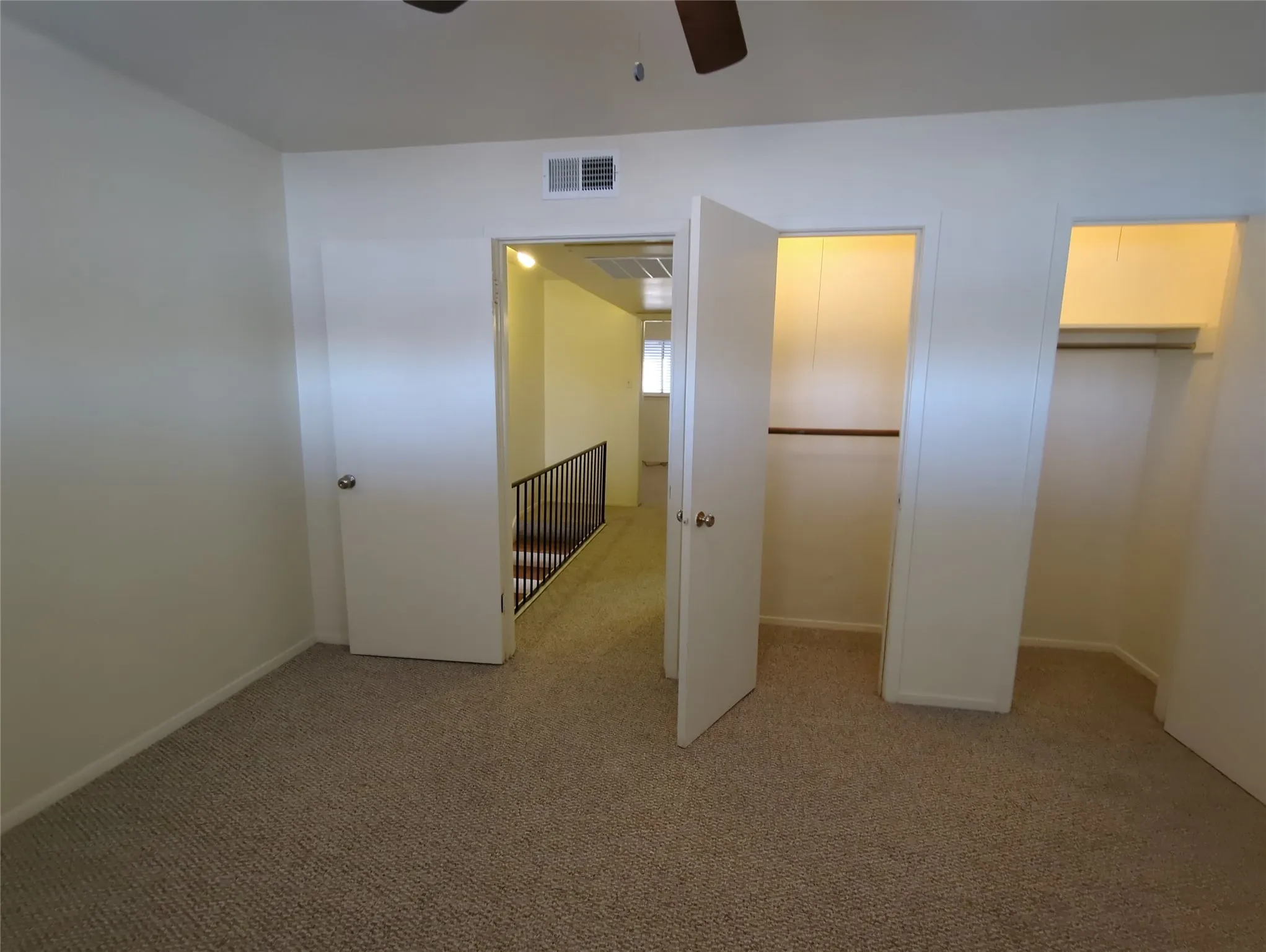 Apartment For Rent in Dallas County , 5730 Martel Avenue 108, Dallas, Texas 75206, 2 Bedroom, 2 Bathroom, Garage spaces, 1,050 Sqft, built in 1962, mls#21389812, Real Estate Agent in Dallas, Homes For Rent in Dallas county, Homes For Rent in Dallas, Realtor in Dallas Texas, Real Estate Brokerage Independent Realty Texas, Luminita Cordes Realtor