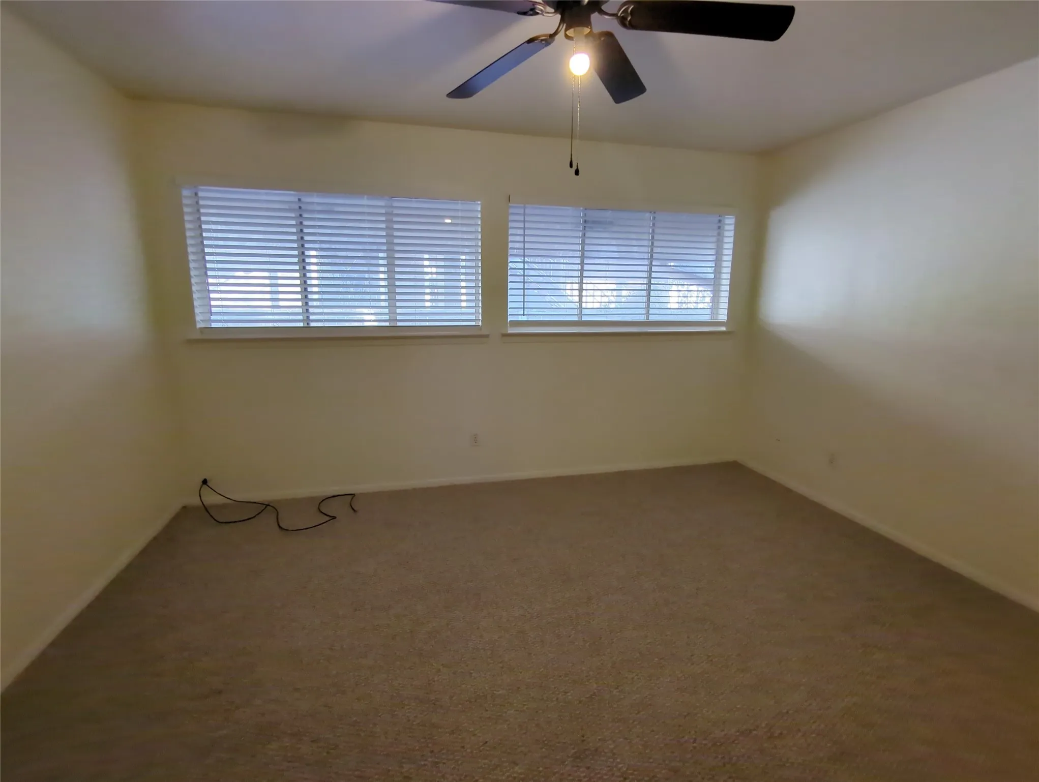 Apartment For Rent in Dallas County , 5730 Martel Avenue 108, Dallas, Texas 75206, 2 Bedroom, 2 Bathroom, Garage spaces, 1,050 Sqft, built in 1962, mls#21389812, Real Estate Agent in Dallas, Homes For Rent in Dallas county, Homes For Rent in Dallas, Realtor in Dallas Texas, Real Estate Brokerage Independent Realty Texas, Luminita Cordes Realtor