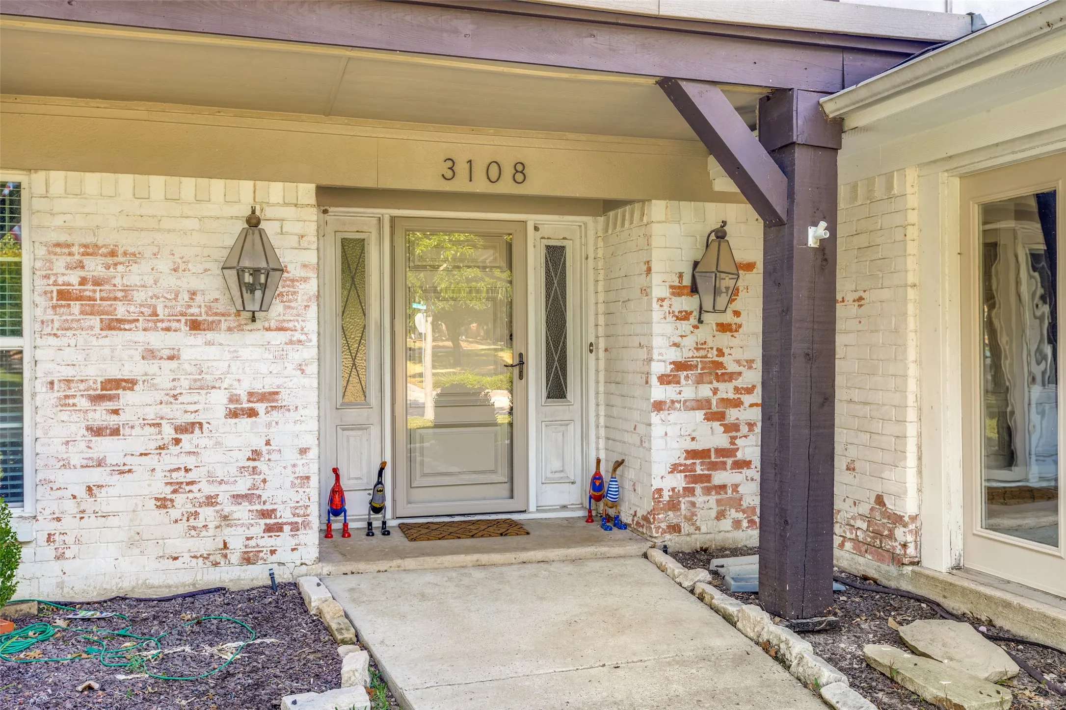 Single Family Residence For Rent in Collin County , 3108 Rockbrook Drive, Plano, Texas 75074, 4 Bedroom, 3 Bathroom, 2 Garage spaces, 2,581 Sqft, built in 1971, mls#21389814, Real Estate Agent in Plano, Homes For Rent in Collin county, Homes For Rent in Plano, Realtor in Plano Texas, Real Estate Brokerage Independent Realty Texas, Luminita Cordes Realtor