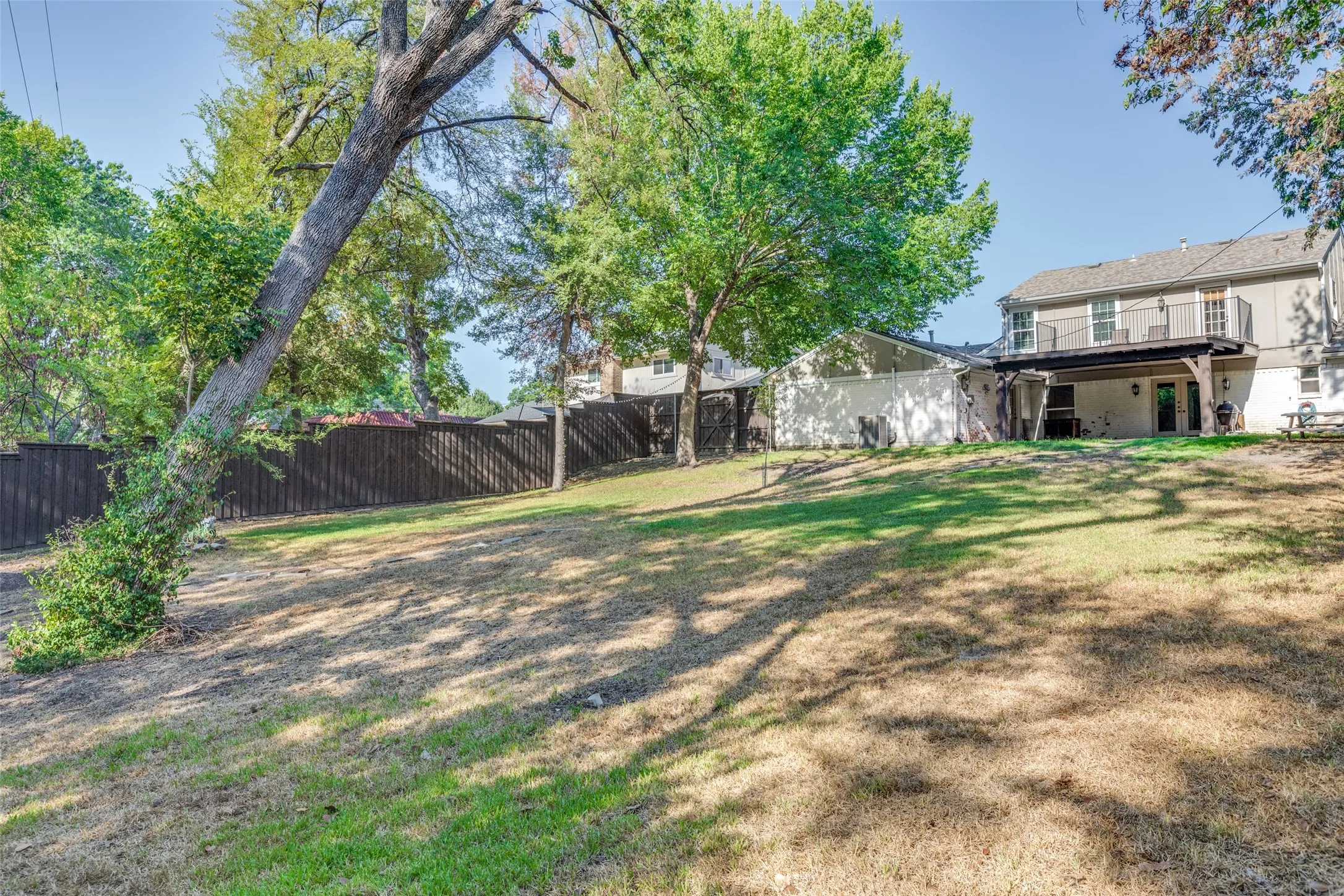 Single Family Residence For Rent in Collin County , 3108 Rockbrook Drive, Plano, Texas 75074, 4 Bedroom, 3 Bathroom, 2 Garage spaces, 2,581 Sqft, built in 1971, mls#21389814, Real Estate Agent in Plano, Homes For Rent in Collin county, Homes For Rent in Plano, Realtor in Plano Texas, Real Estate Brokerage Independent Realty Texas, Luminita Cordes Realtor