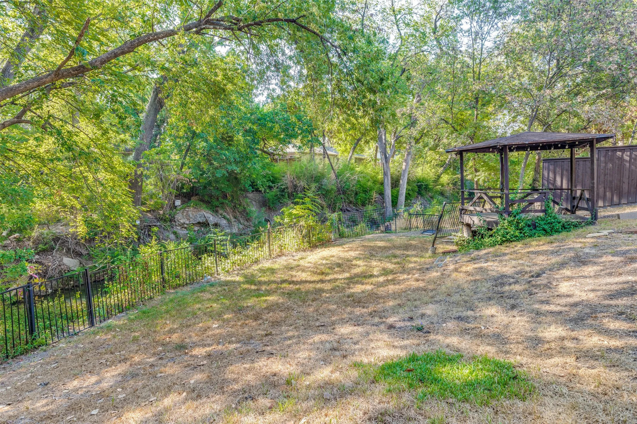 Single Family Residence For Rent in Collin County , 3108 Rockbrook Drive, Plano, Texas 75074, 4 Bedroom, 3 Bathroom, 2 Garage spaces, 2,581 Sqft, built in 1971, mls#21389814, Real Estate Agent in Plano, Homes For Rent in Collin county, Homes For Rent in Plano, Realtor in Plano Texas, Real Estate Brokerage Independent Realty Texas, Luminita Cordes Realtor