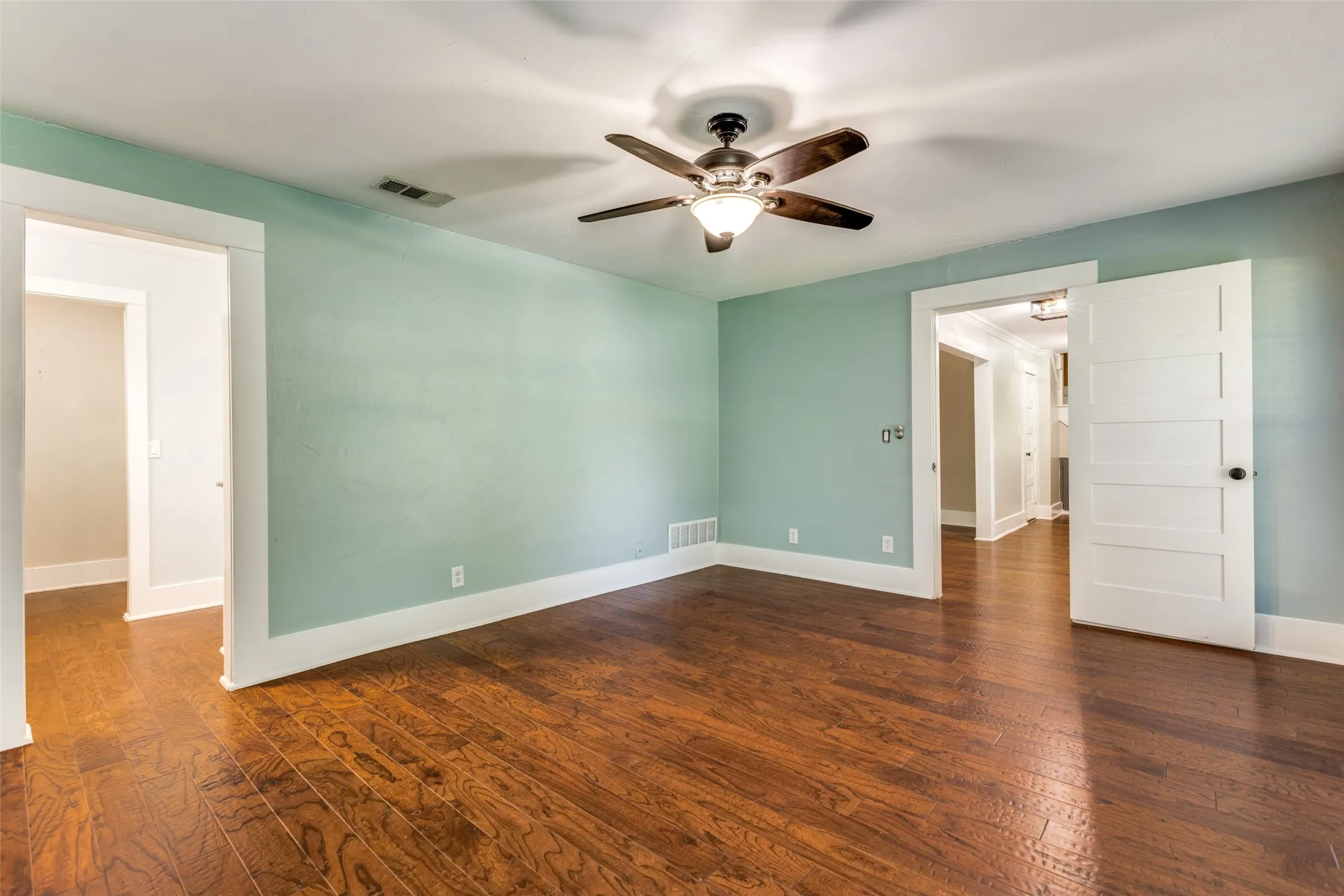 Single Family Residence For Rent in Collin County , 3108 Rockbrook Drive, Plano, Texas 75074, 4 Bedroom, 3 Bathroom, 2 Garage spaces, 2,581 Sqft, built in 1971, mls#21389814, Real Estate Agent in Plano, Homes For Rent in Collin county, Homes For Rent in Plano, Realtor in Plano Texas, Real Estate Brokerage Independent Realty Texas, Luminita Cordes Realtor