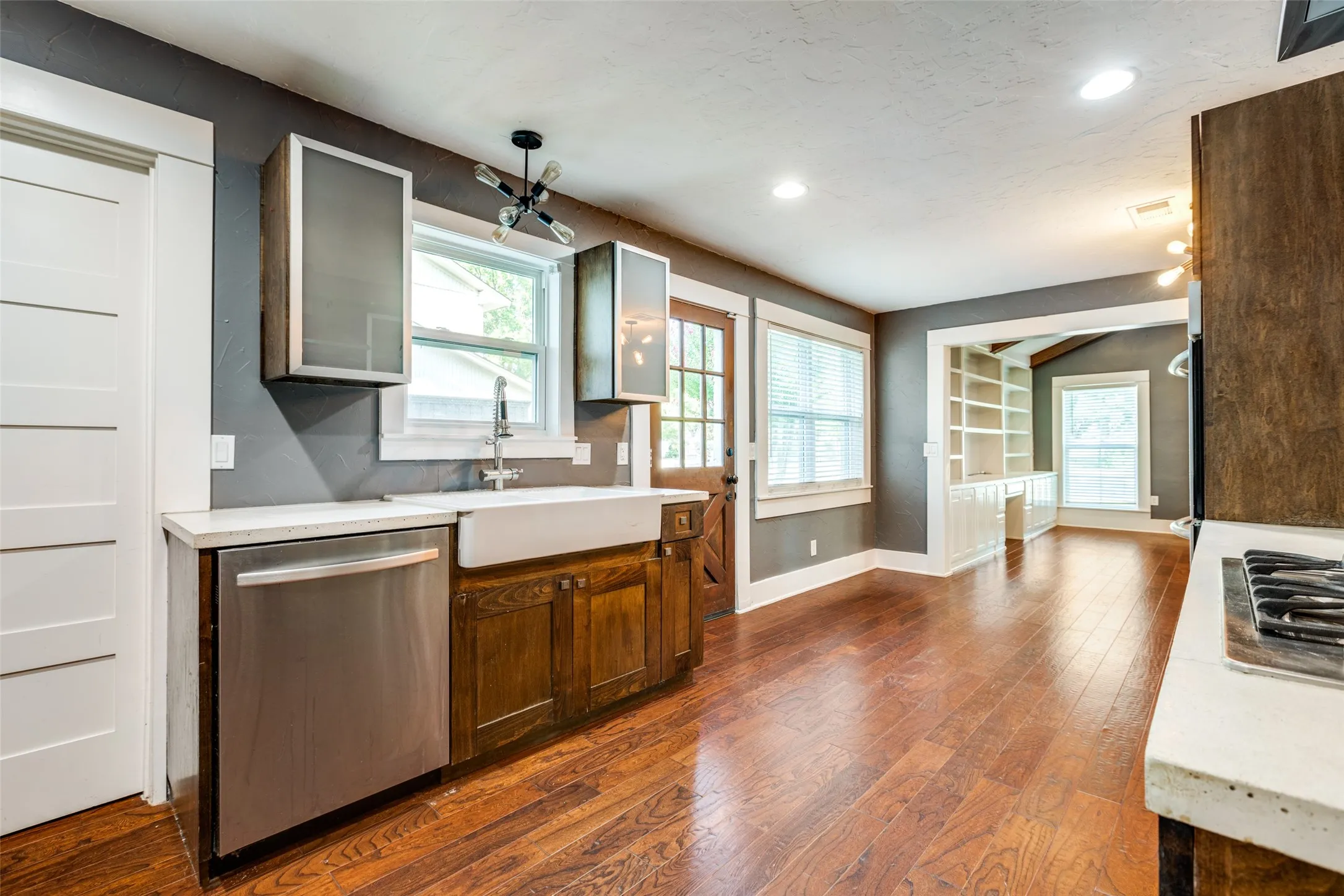 Single Family Residence For Rent in Collin County , 3108 Rockbrook Drive, Plano, Texas 75074, 4 Bedroom, 3 Bathroom, 2 Garage spaces, 2,581 Sqft, built in 1971, mls#21389814, Real Estate Agent in Plano, Homes For Rent in Collin county, Homes For Rent in Plano, Realtor in Plano Texas, Real Estate Brokerage Independent Realty Texas, Luminita Cordes Realtor