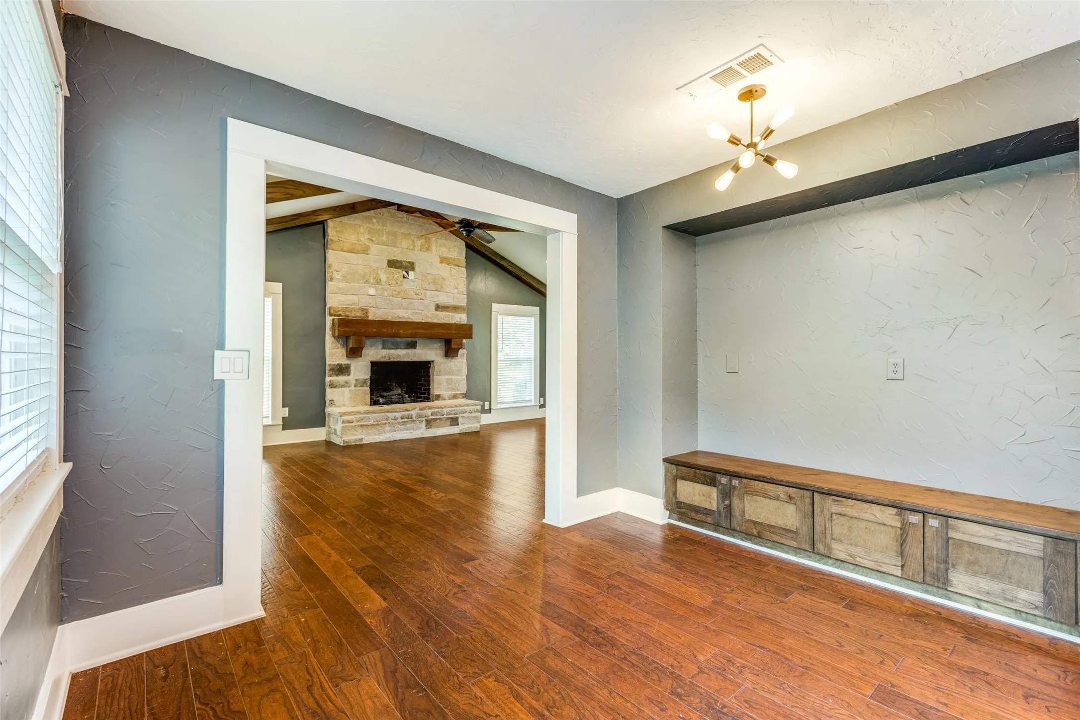 Single Family Residence For Rent in Collin County , 3108 Rockbrook Drive, Plano, Texas 75074, 4 Bedroom, 3 Bathroom, 2 Garage spaces, 2,581 Sqft, built in 1971, mls#21389814, Real Estate Agent in Plano, Homes For Rent in Collin county, Homes For Rent in Plano, Realtor in Plano Texas, Real Estate Brokerage Independent Realty Texas, Luminita Cordes Realtor