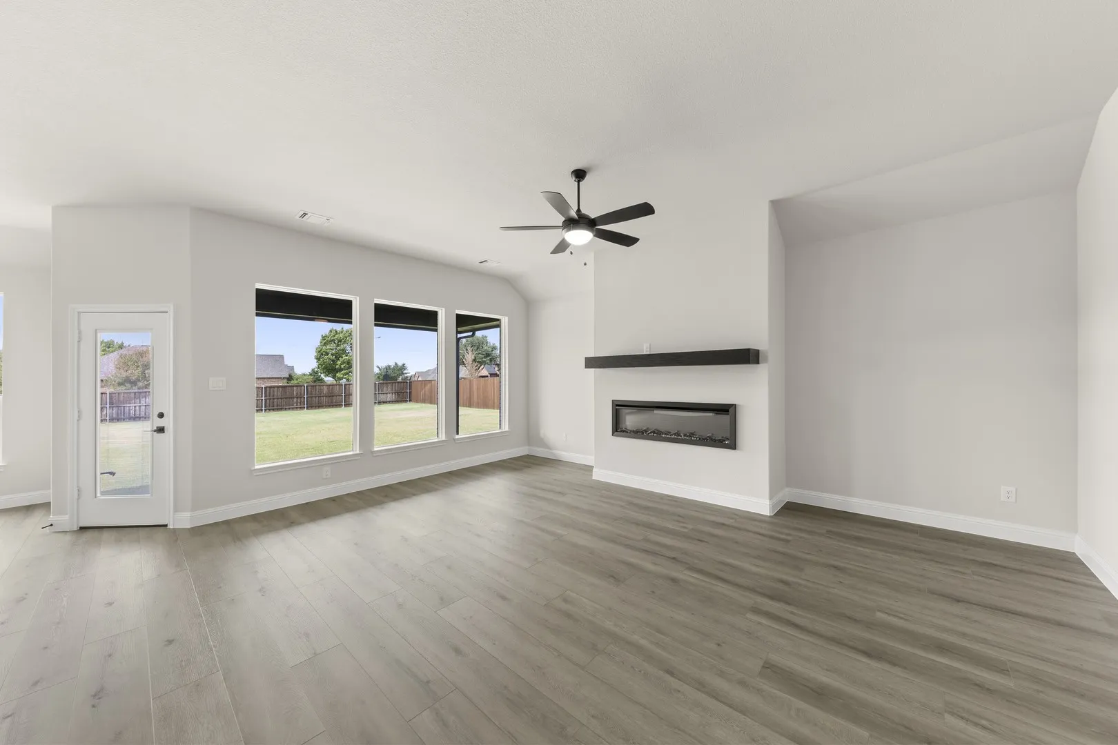 DFW-Lovers Landing-Concept 2464-219 Harmony Avenue-Family-Risewell Homes