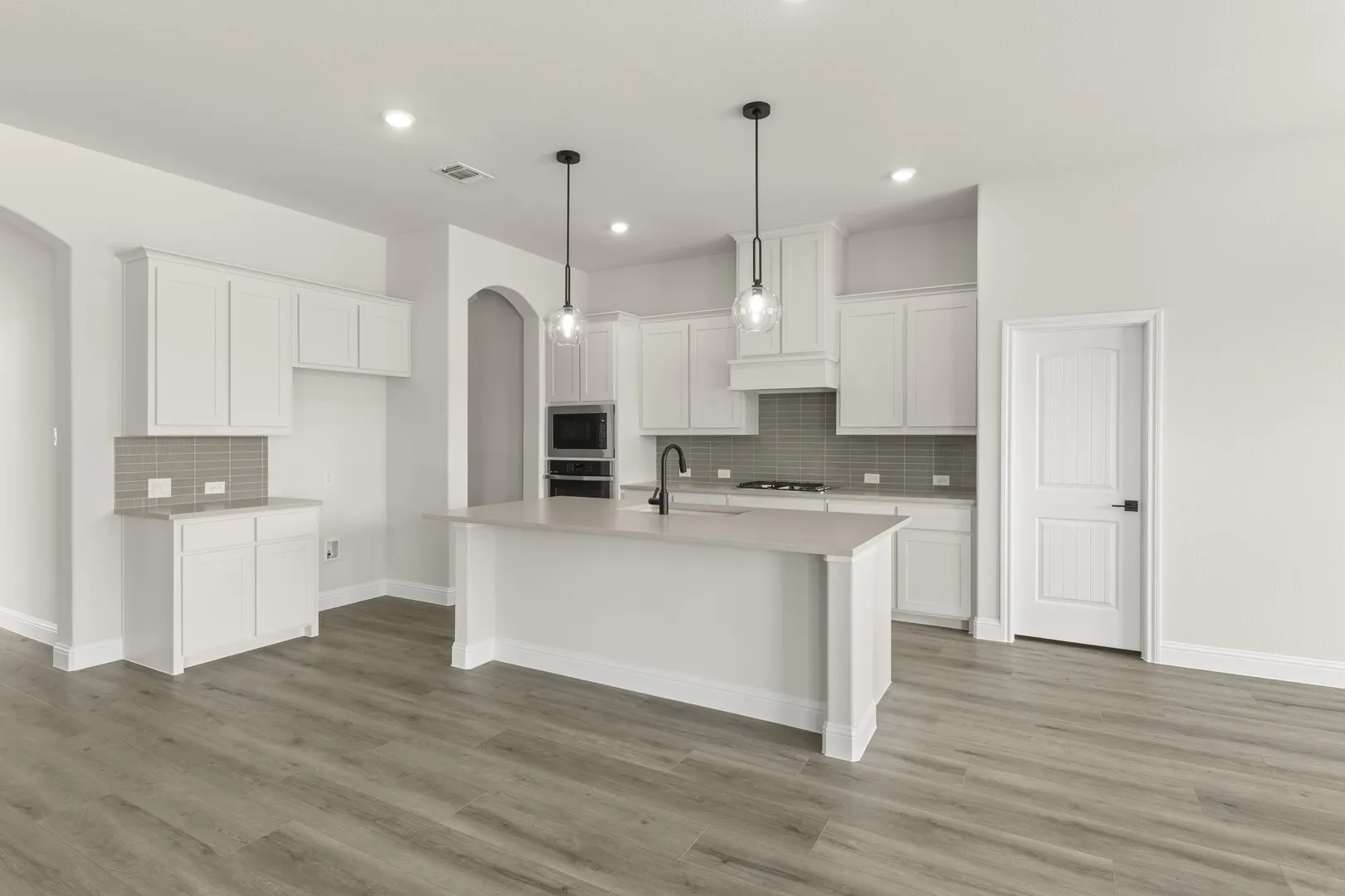 DFW-Lovers Landing-Concept 2464-219 Harmony Avenue-Kitchen 2-Risewell Homes