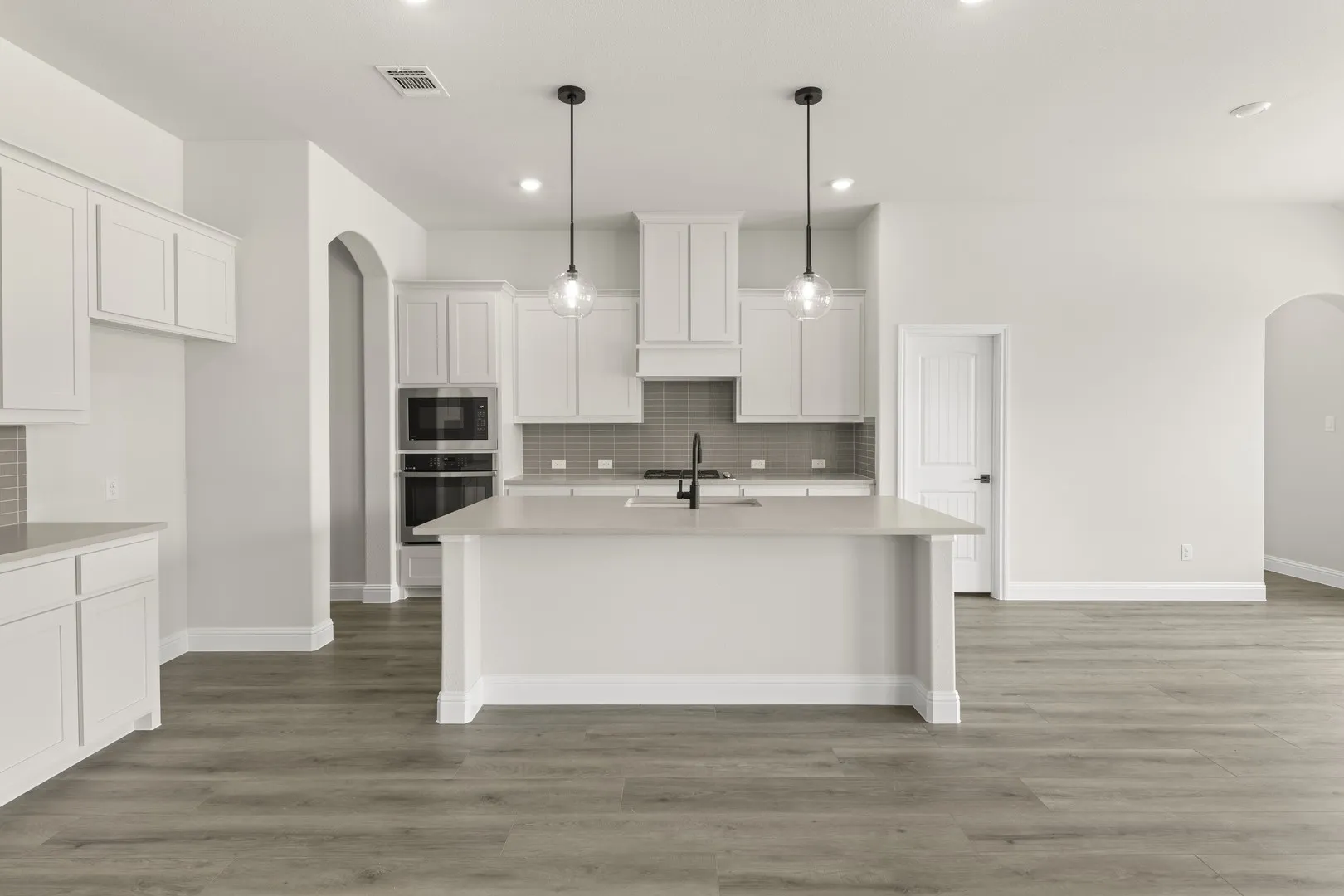 DFW-Lovers Landing-Concept 2464-219 Harmony Avenue-Kitchen-Risewell Homes