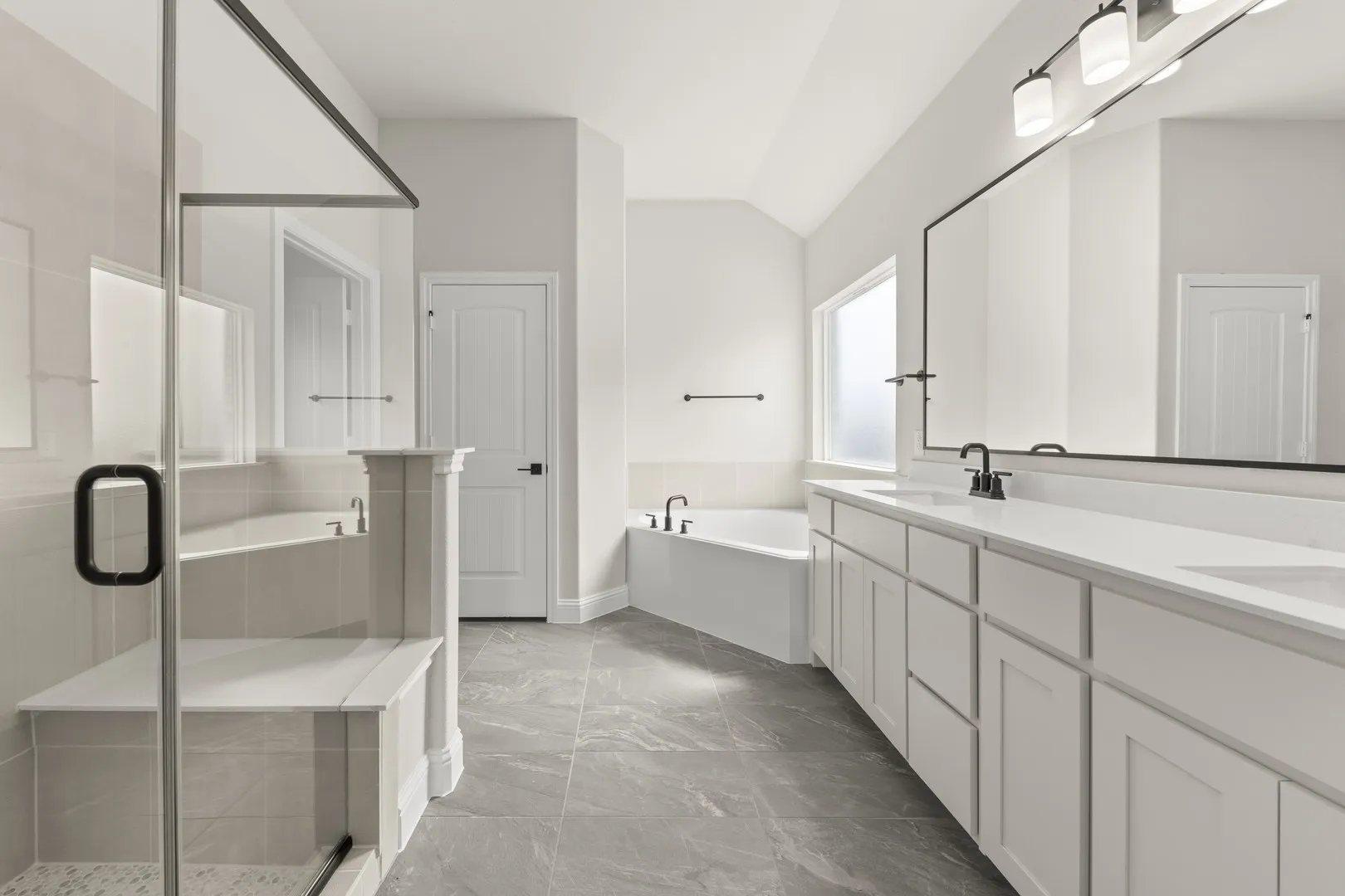 DFW-Lovers Landing-Concept 2464-219 Harmony Avenue-Bath-Risewell Homes
