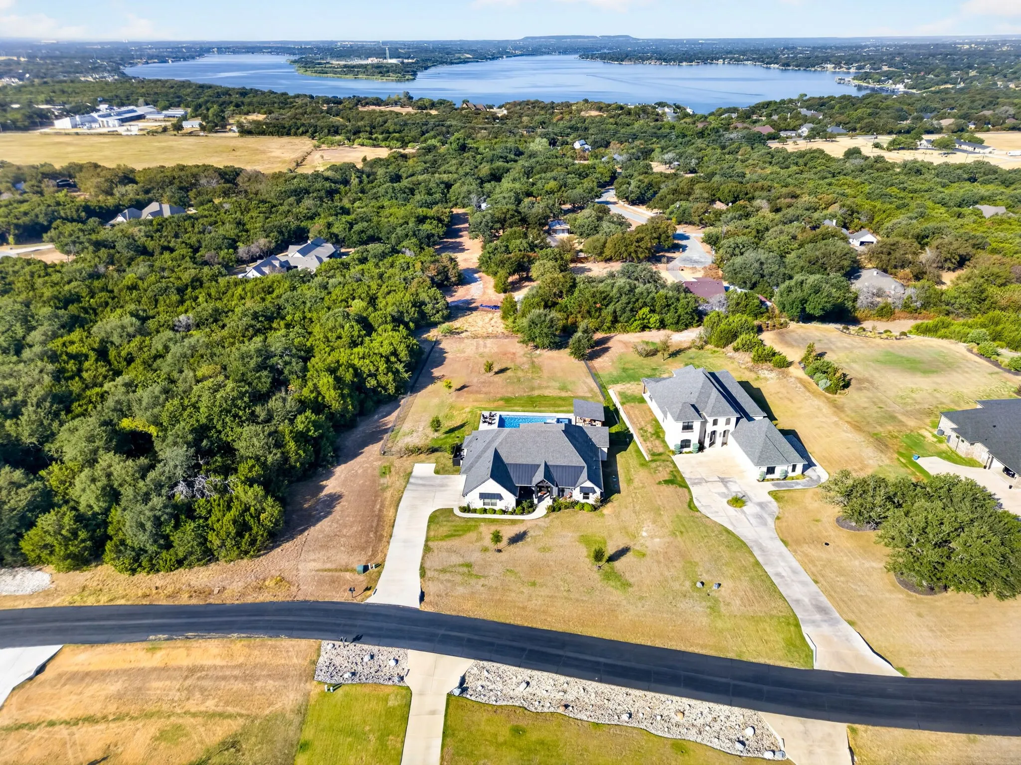 Single Family Residence For Sale in Hood County , 133 Helton Drive, Granbury, Texas 76049, 4 Bedroom, 3 Bathroom, 3 Garage spaces, 2,981 Sqft, built in 2022, mls#21389125, Real Estate Agent in Granbury, Homes For Sale in Hood county, Homes For Sale in Granbury, Realtor in Granbury Texas, Real Estate Brokerage Independent Realty Texas, Luminita Cordes Realtor