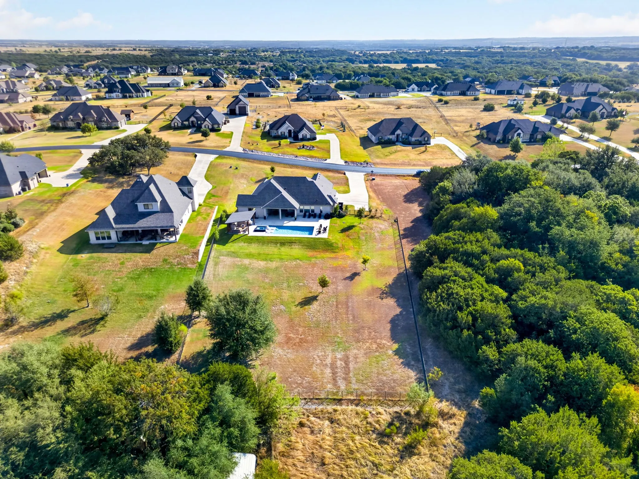 Single Family Residence For Sale in Hood County , 133 Helton Drive, Granbury, Texas 76049, 4 Bedroom, 3 Bathroom, 3 Garage spaces, 2,981 Sqft, built in 2022, mls#21389125, Real Estate Agent in Granbury, Homes For Sale in Hood county, Homes For Sale in Granbury, Realtor in Granbury Texas, Real Estate Brokerage Independent Realty Texas, Luminita Cordes Realtor