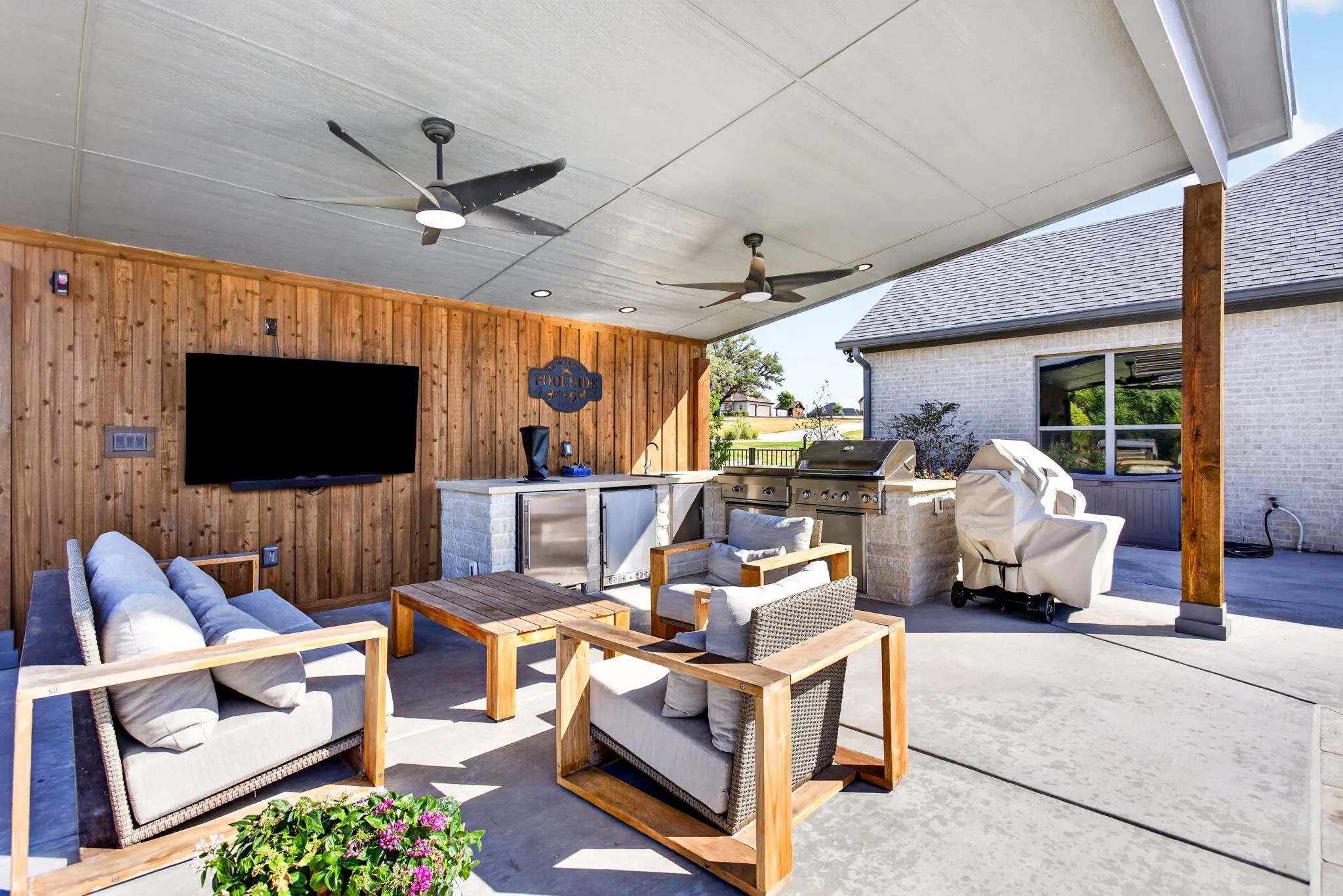 Single Family Residence For Sale in Hood County , 133 Helton Drive, Granbury, Texas 76049, 4 Bedroom, 3 Bathroom, 3 Garage spaces, 2,981 Sqft, built in 2022, mls#21389125, Real Estate Agent in Granbury, Homes For Sale in Hood county, Homes For Sale in Granbury, Realtor in Granbury Texas, Real Estate Brokerage Independent Realty Texas, Luminita Cordes Realtor