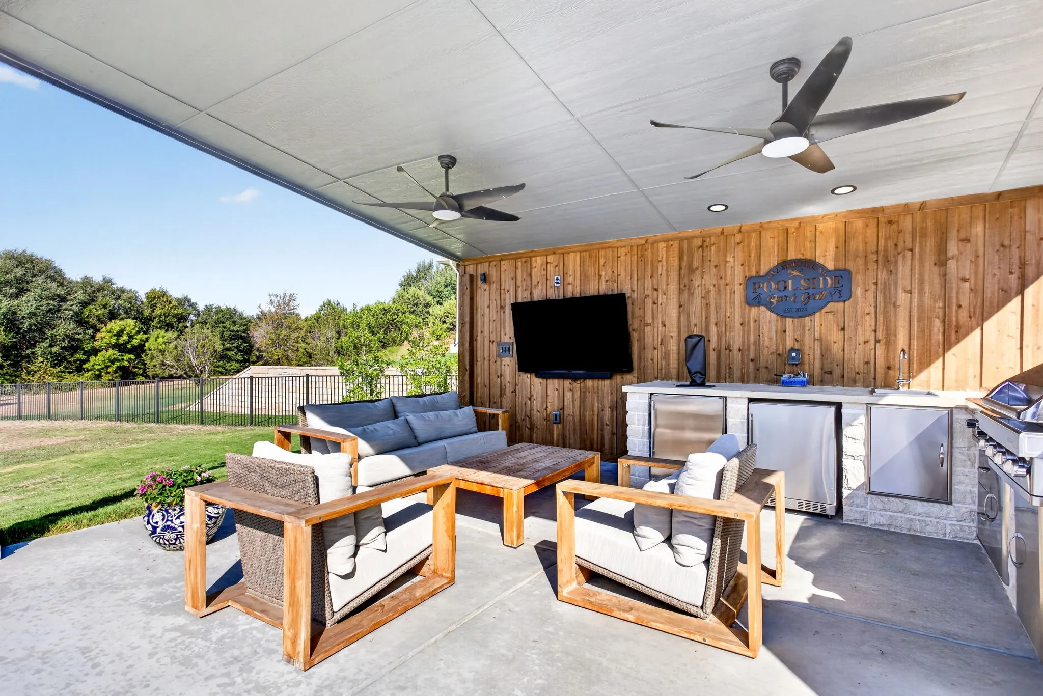 Single Family Residence For Sale in Hood County , 133 Helton Drive, Granbury, Texas 76049, 4 Bedroom, 3 Bathroom, 3 Garage spaces, 2,981 Sqft, built in 2022, mls#21389125, Real Estate Agent in Granbury, Homes For Sale in Hood county, Homes For Sale in Granbury, Realtor in Granbury Texas, Real Estate Brokerage Independent Realty Texas, Luminita Cordes Realtor