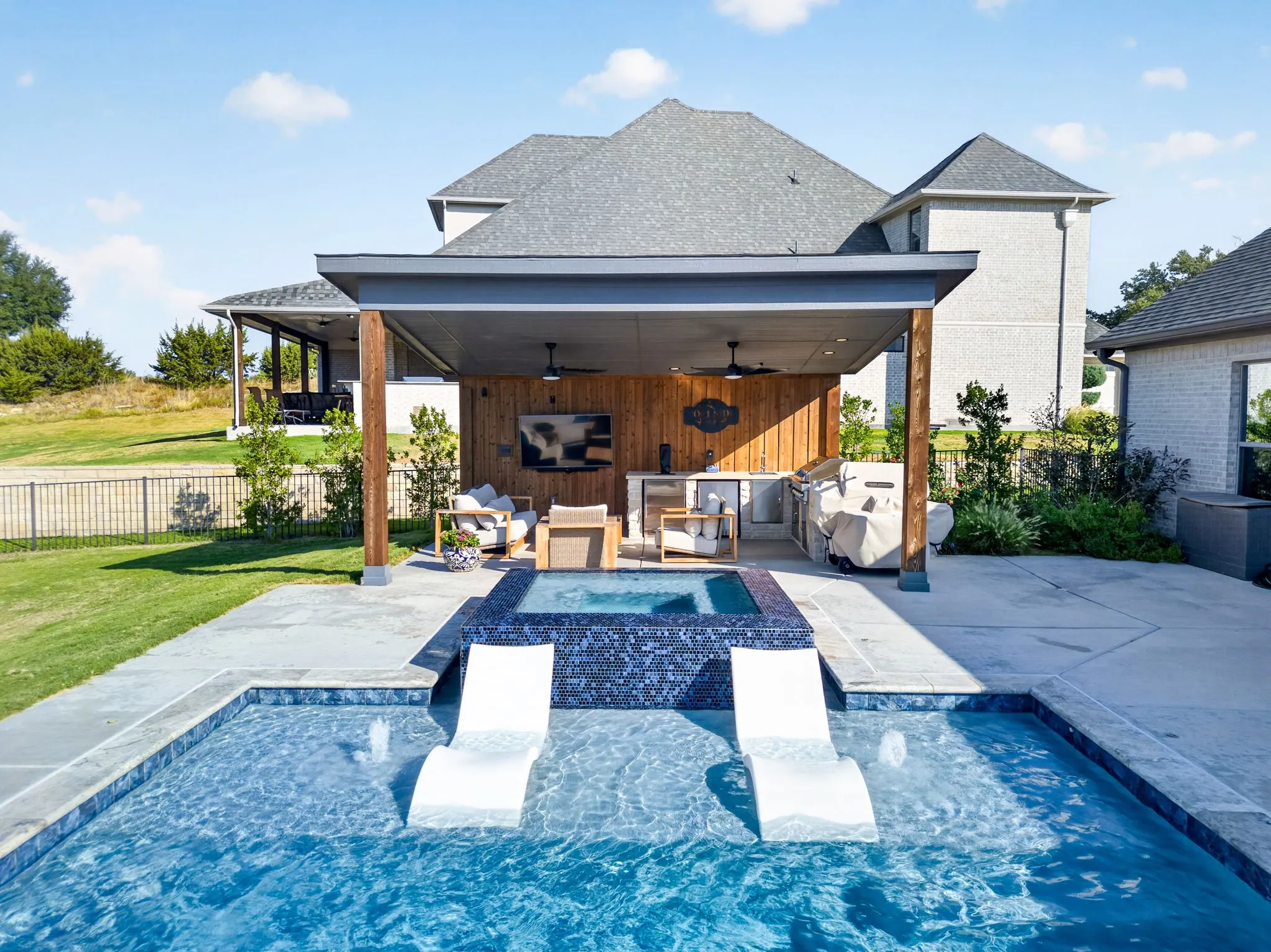 Single Family Residence For Sale in Hood County , 133 Helton Drive, Granbury, Texas 76049, 4 Bedroom, 3 Bathroom, 3 Garage spaces, 2,981 Sqft, built in 2022, mls#21389125, Real Estate Agent in Granbury, Homes For Sale in Hood county, Homes For Sale in Granbury, Realtor in Granbury Texas, Real Estate Brokerage Independent Realty Texas, Luminita Cordes Realtor
