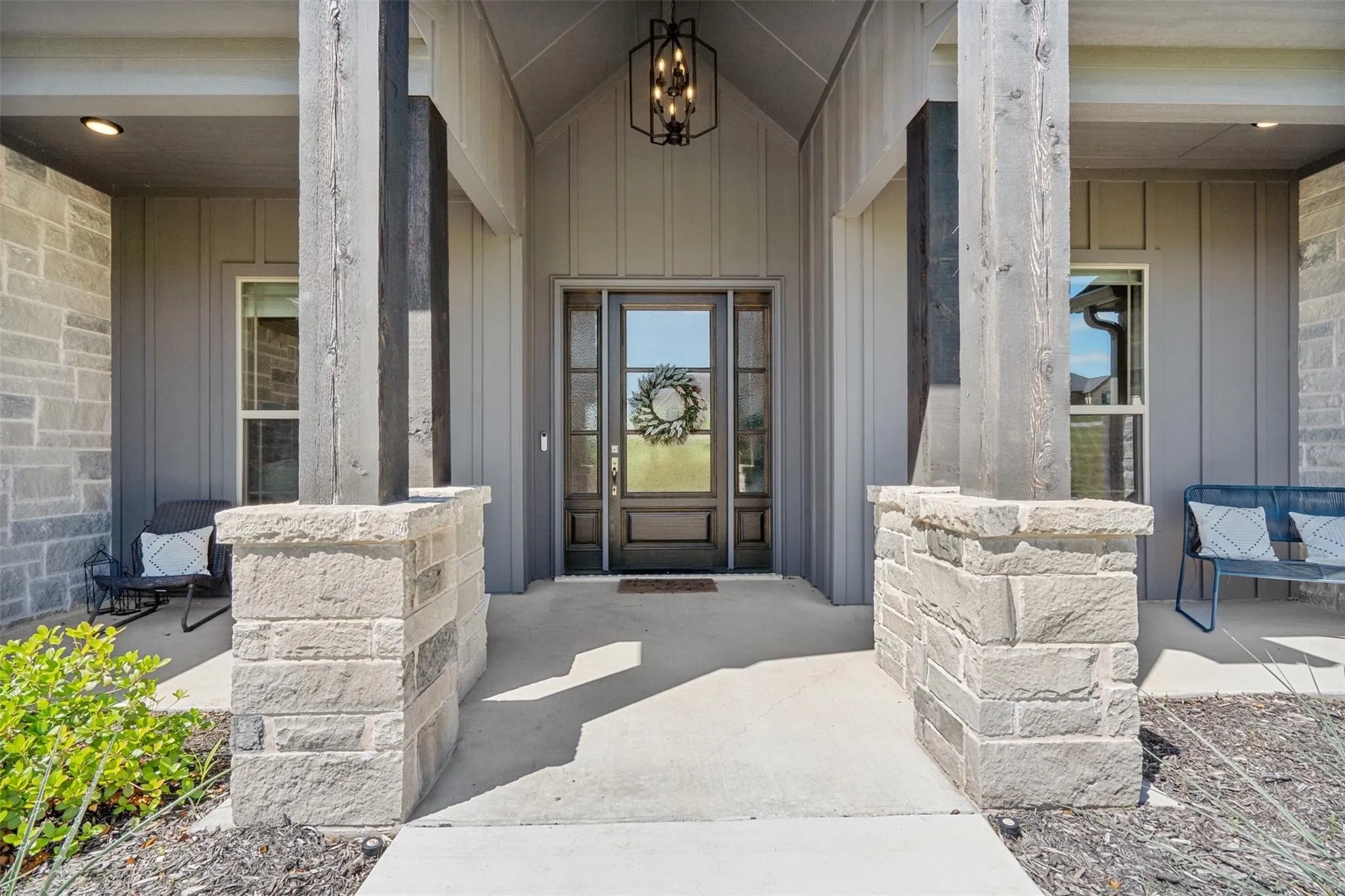 Single Family Residence For Sale in Hood County , 133 Helton Drive, Granbury, Texas 76049, 4 Bedroom, 3 Bathroom, 3 Garage spaces, 2,981 Sqft, built in 2022, mls#21389125, Real Estate Agent in Granbury, Homes For Sale in Hood county, Homes For Sale in Granbury, Realtor in Granbury Texas, Real Estate Brokerage Independent Realty Texas, Luminita Cordes Realtor