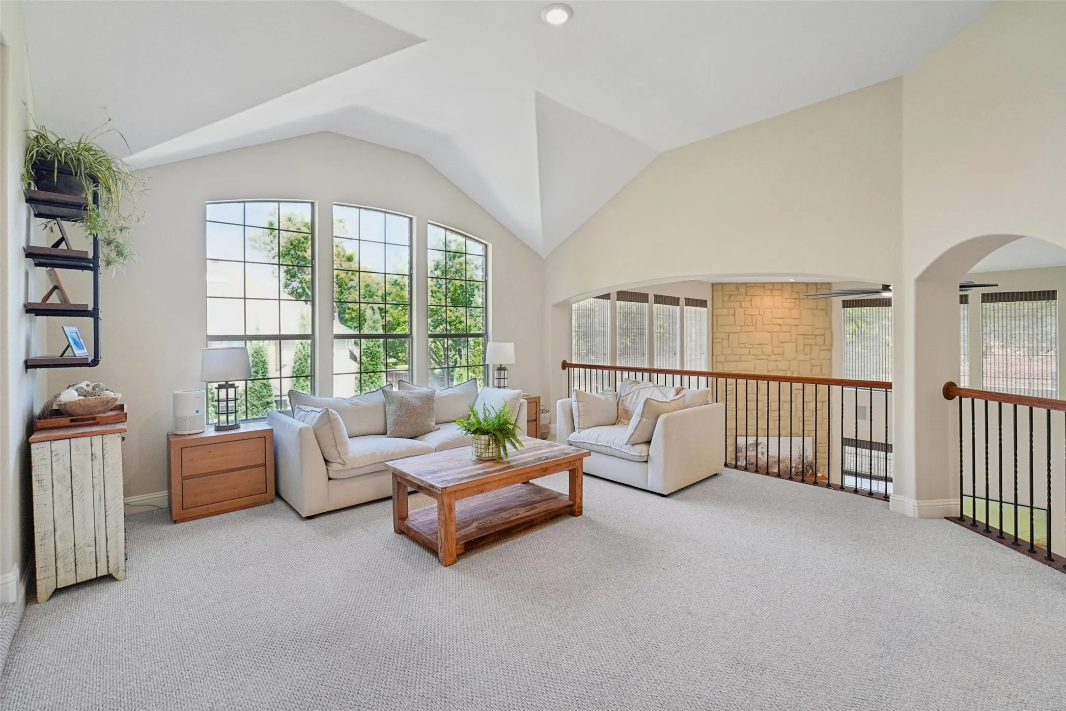 Single Family Residence For Sale in Dallas County , 8319 Midway Road, Dallas, Texas 75209, 5 Bedroom, 6 Bathroom, 2 Garage spaces, 5,237 Sqft, built in 2005, mls#21389811, Real Estate Agent in Dallas, Homes For Sale in Dallas county, Homes For Sale in Dallas, Realtor in Dallas Texas, Real Estate Brokerage Independent Realty Texas, Luminita Cordes Realtor