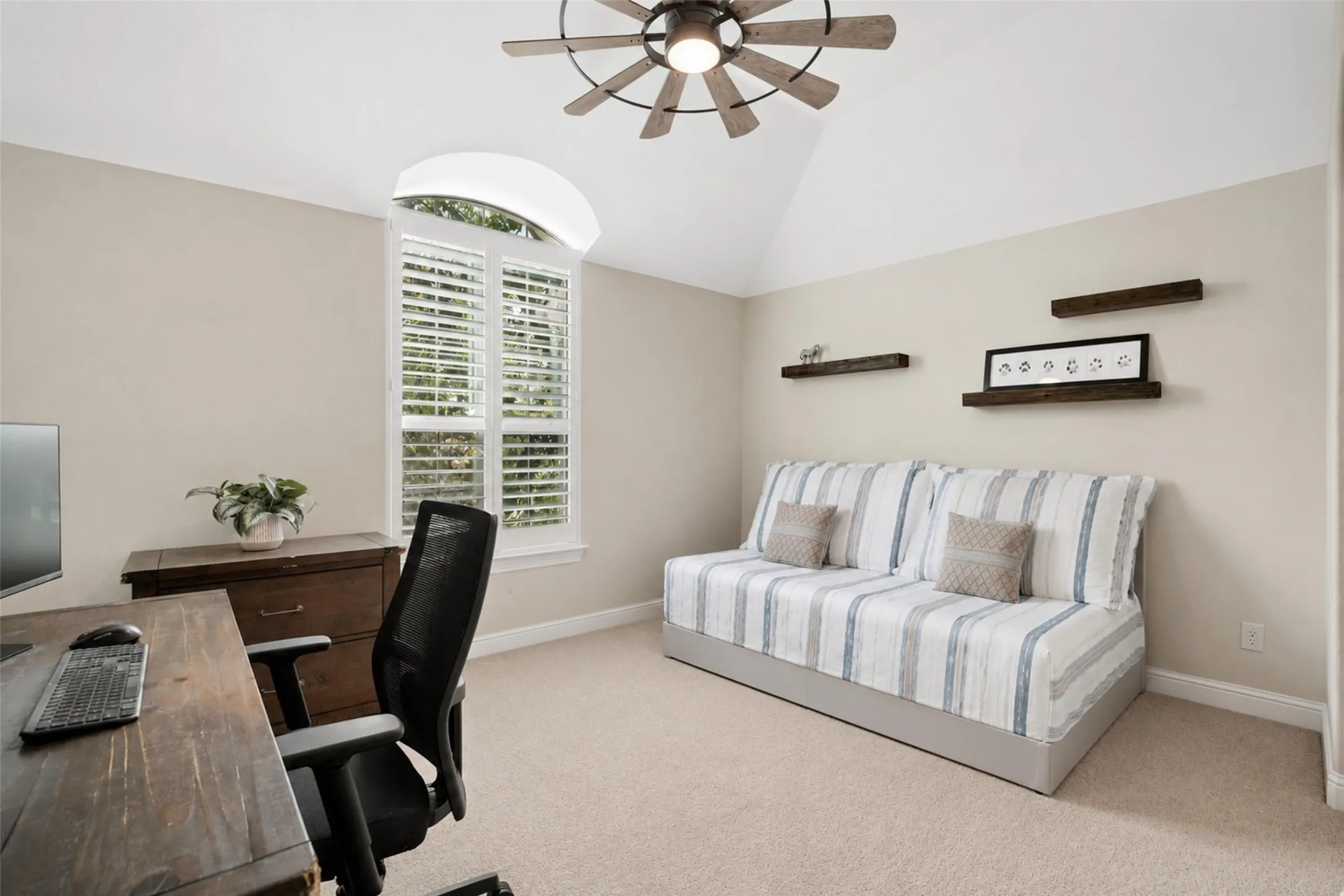 Single Family Residence For Sale in Dallas County , 8319 Midway Road, Dallas, Texas 75209, 5 Bedroom, 6 Bathroom, 2 Garage spaces, 5,237 Sqft, built in 2005, mls#21389811, Real Estate Agent in Dallas, Homes For Sale in Dallas county, Homes For Sale in Dallas, Realtor in Dallas Texas, Real Estate Brokerage Independent Realty Texas, Luminita Cordes Realtor