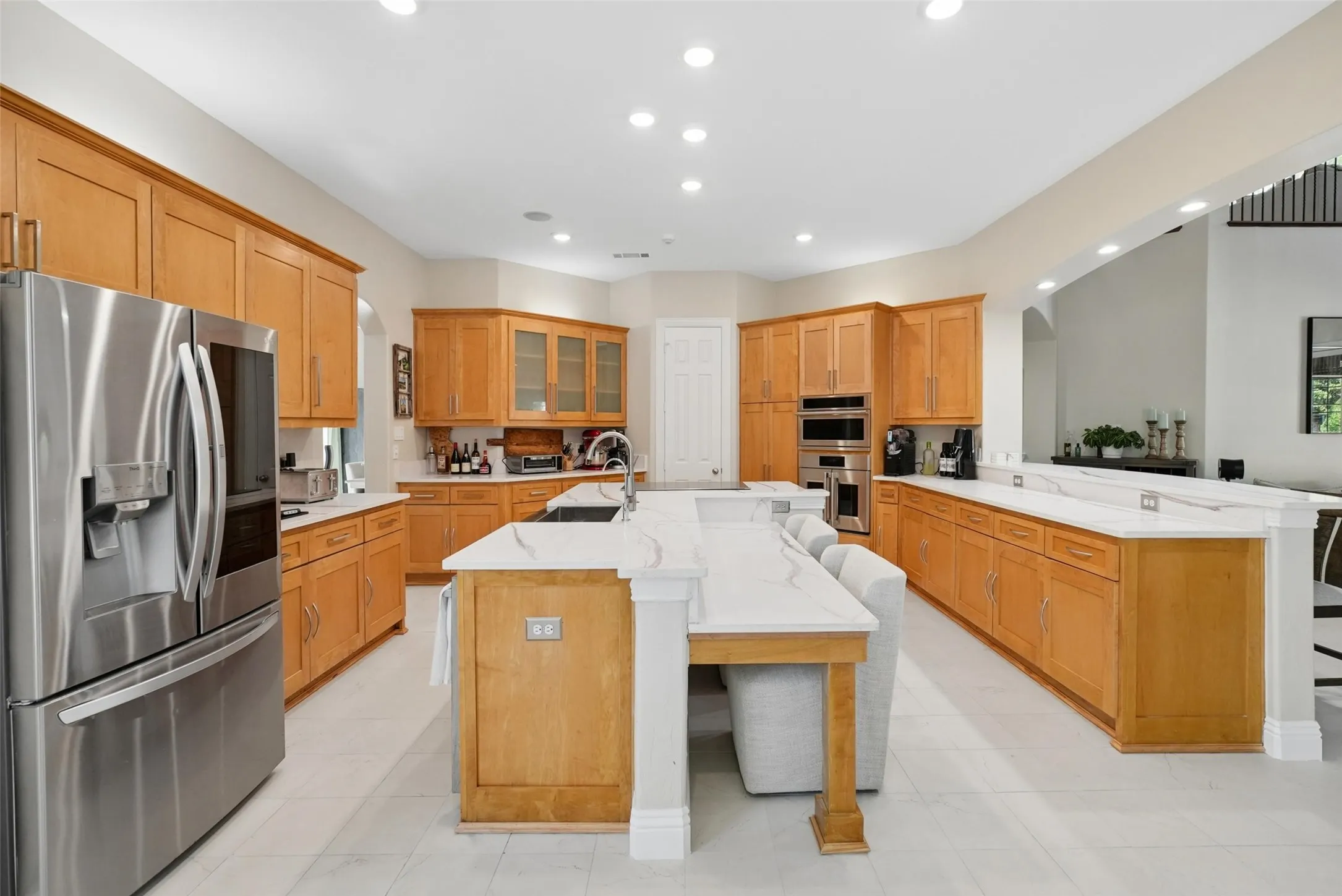 Single Family Residence For Sale in Dallas County , 8319 Midway Road, Dallas, Texas 75209, 5 Bedroom, 6 Bathroom, 2 Garage spaces, 5,237 Sqft, built in 2005, mls#21389811, Real Estate Agent in Dallas, Homes For Sale in Dallas county, Homes For Sale in Dallas, Realtor in Dallas Texas, Real Estate Brokerage Independent Realty Texas, Luminita Cordes Realtor