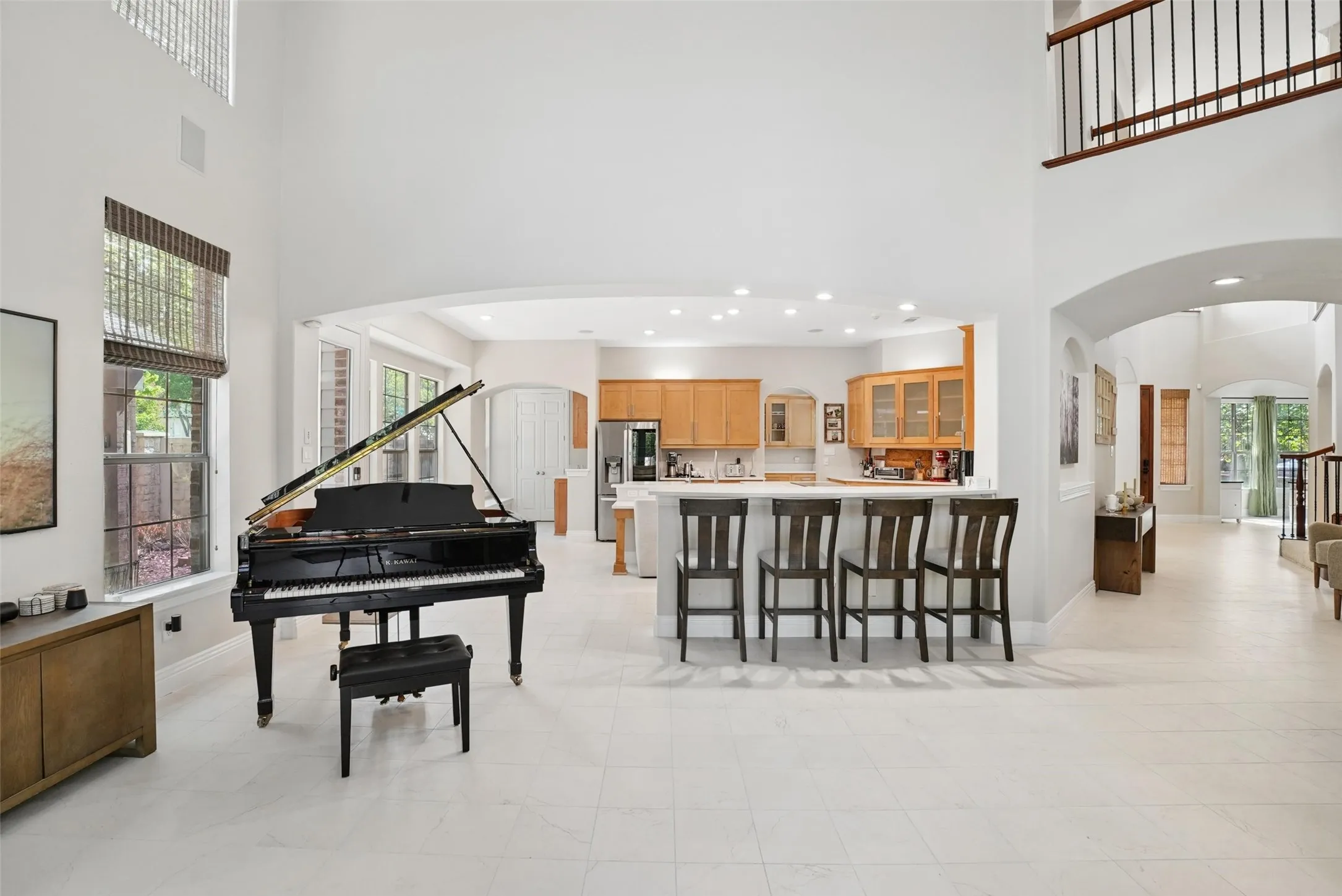 Single Family Residence For Sale in Dallas County , 8319 Midway Road, Dallas, Texas 75209, 5 Bedroom, 6 Bathroom, 2 Garage spaces, 5,237 Sqft, built in 2005, mls#21389811, Real Estate Agent in Dallas, Homes For Sale in Dallas county, Homes For Sale in Dallas, Realtor in Dallas Texas, Real Estate Brokerage Independent Realty Texas, Luminita Cordes Realtor