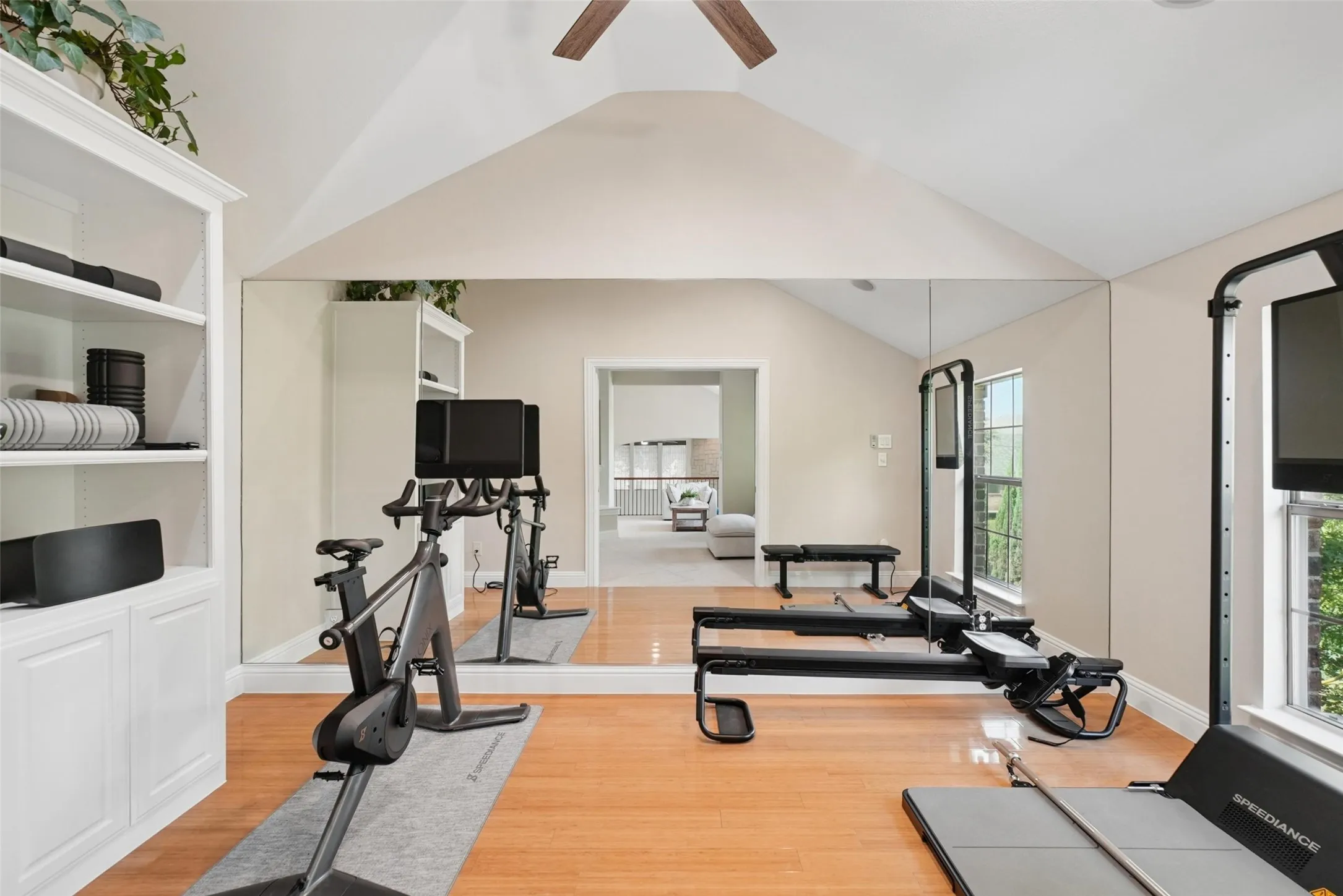 Single Family Residence For Sale in Dallas County , 8319 Midway Road, Dallas, Texas 75209, 5 Bedroom, 6 Bathroom, 2 Garage spaces, 5,237 Sqft, built in 2005, mls#21389811, Real Estate Agent in Dallas, Homes For Sale in Dallas county, Homes For Sale in Dallas, Realtor in Dallas Texas, Real Estate Brokerage Independent Realty Texas, Luminita Cordes Realtor
