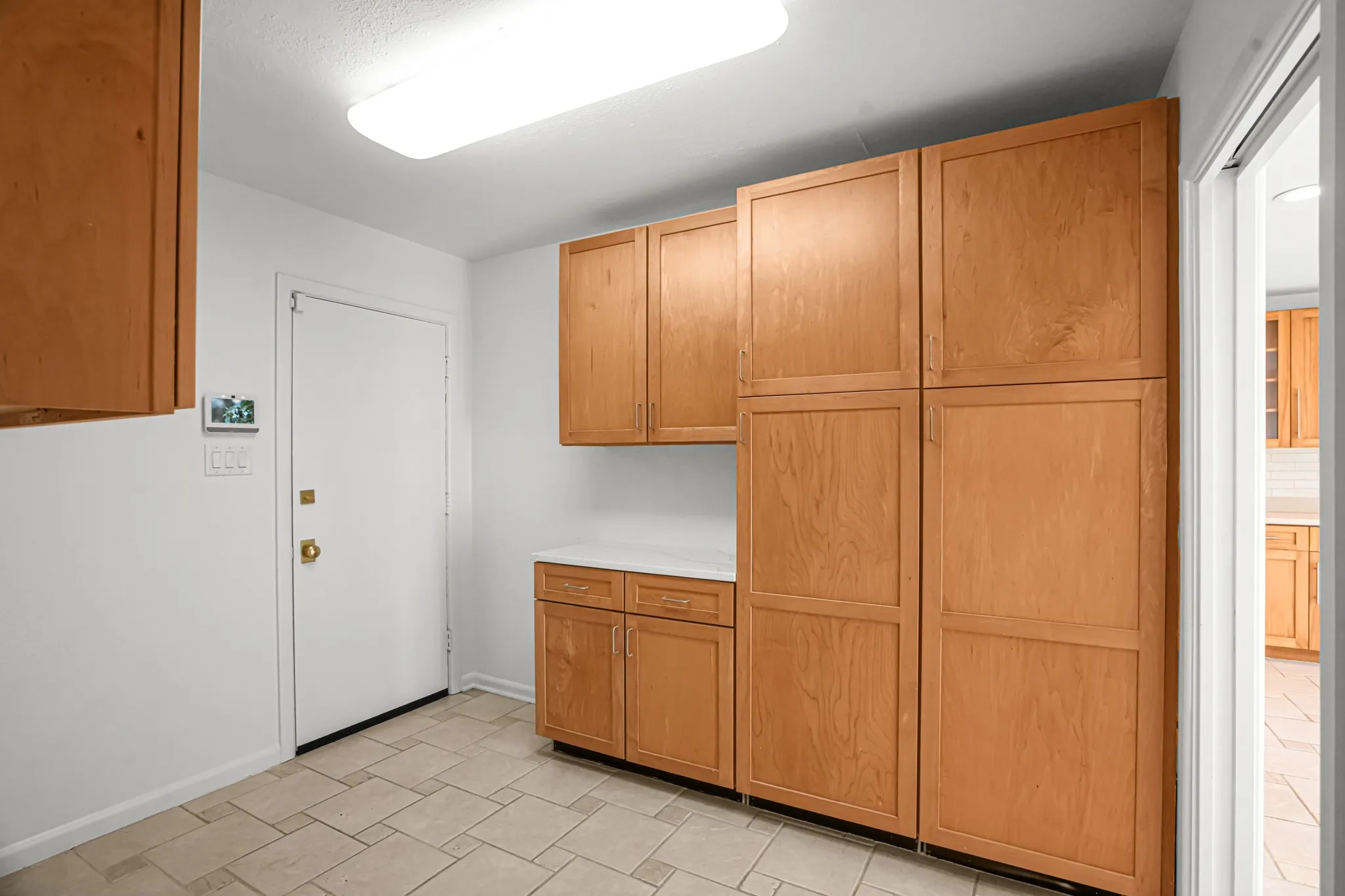 Single Family Residence For Rent in Dallas County , 4452 Hockaday Drive, Dallas, Texas 75229, 5 Bedroom, 5 Bathroom, 3 Garage spaces, 2,931 Sqft, built in 1961, mls#21388939, Real Estate Agent in Dallas, Homes For Rent in Dallas county, Homes For Rent in Dallas, Realtor in Dallas Texas, Real Estate Brokerage Independent Realty Texas, Luminita Cordes Realtor