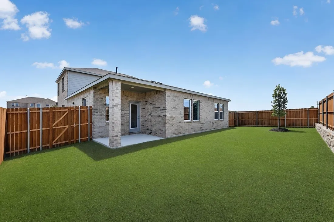 2636 Glacier Road ~ Ready Now