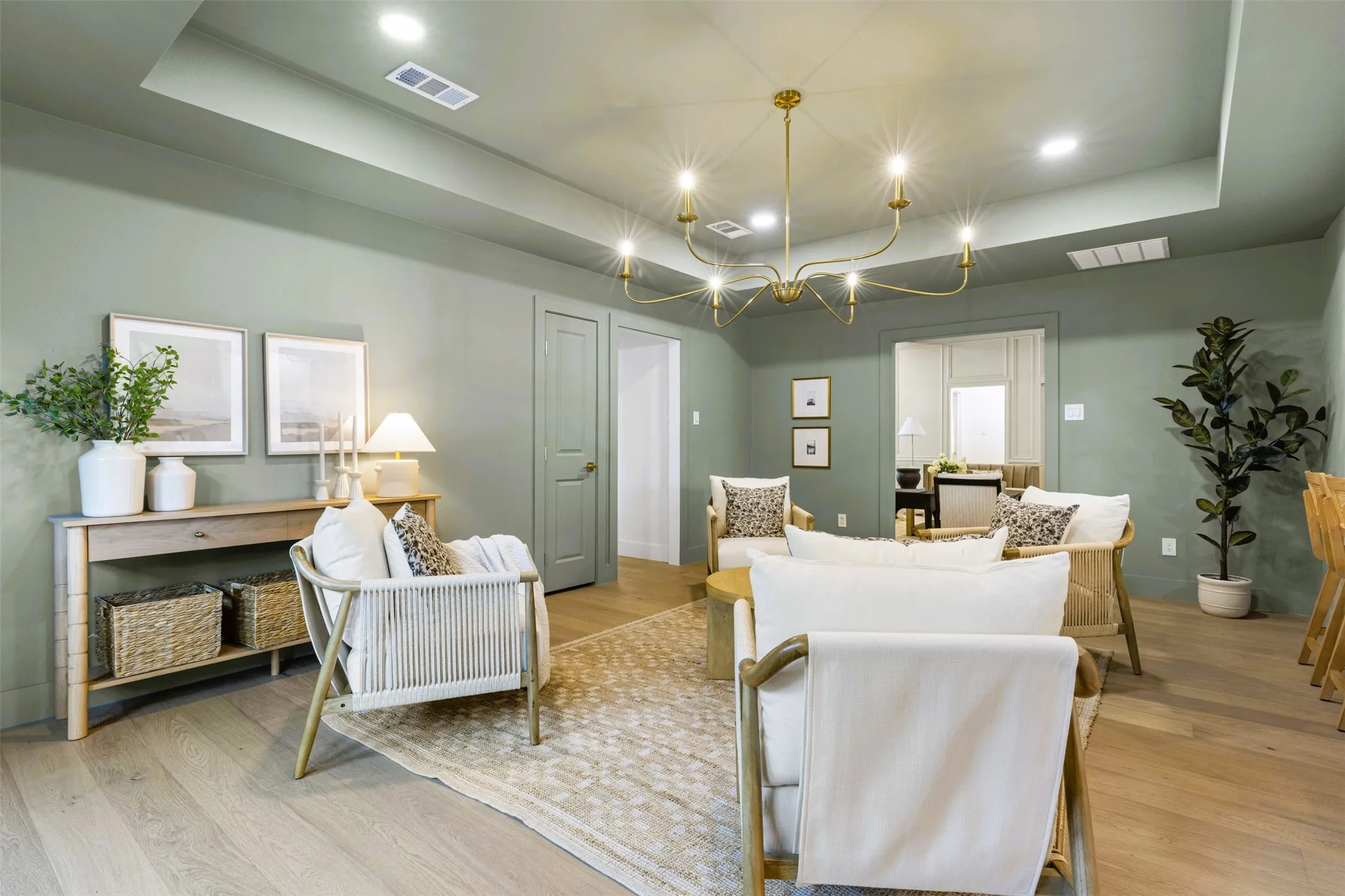 Single Family Residence For Sale in Collin County , 6427 Mimms Drive, Dallas, Texas 75252, 4 Bedroom, 3 Bathroom, 2 Garage spaces, 2,459 Sqft, built in 1981, mls#21389331, Real Estate Agent in Dallas, Homes For Sale in Collin county, Homes For Sale in Dallas, Realtor in Dallas Texas, Real Estate Brokerage Independent Realty Texas, Luminita Cordes Realtor