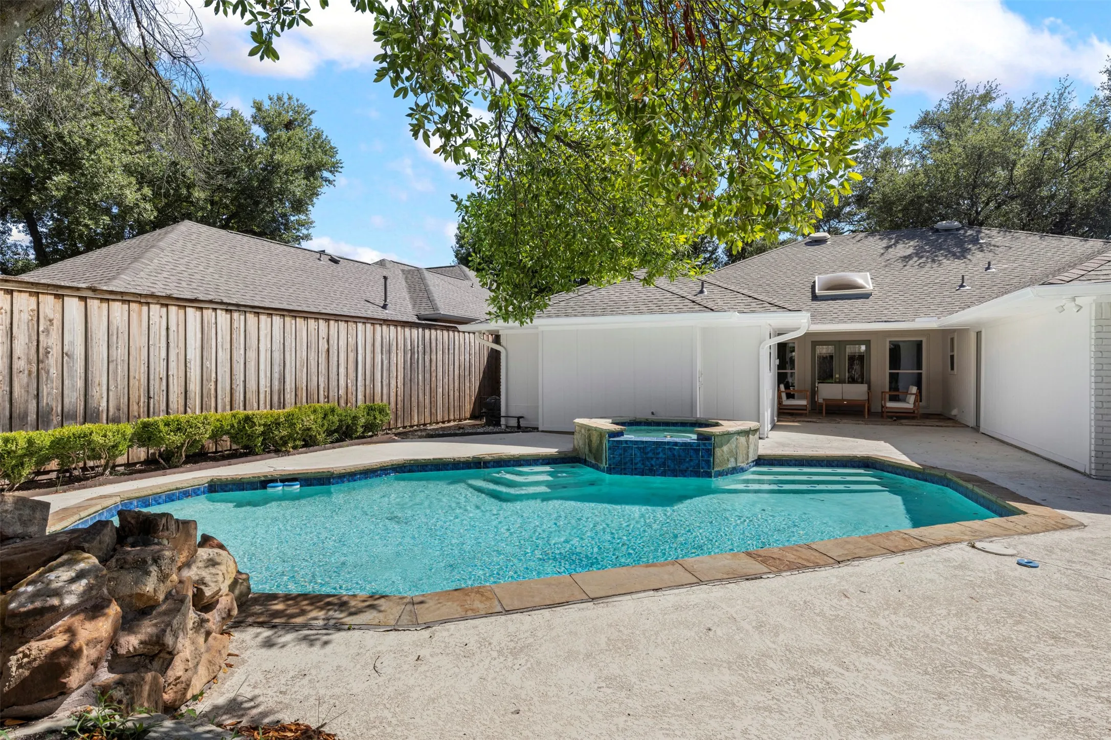 Single Family Residence For Sale in Collin County , 6427 Mimms Drive, Dallas, Texas 75252, 4 Bedroom, 3 Bathroom, 2 Garage spaces, 2,459 Sqft, built in 1981, mls#21389331, Real Estate Agent in Dallas, Homes For Sale in Collin county, Homes For Sale in Dallas, Realtor in Dallas Texas, Real Estate Brokerage Independent Realty Texas, Luminita Cordes Realtor